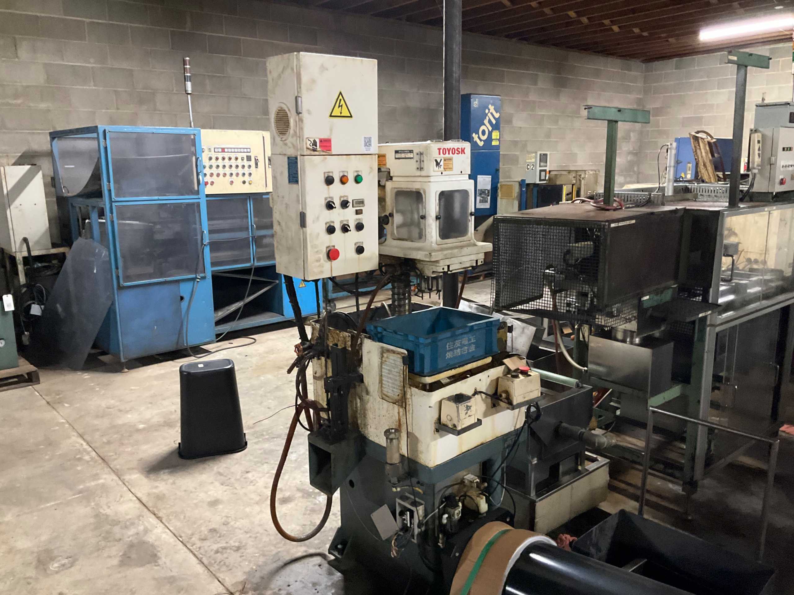 2011 TOYOSK 06BII-TMS MULTI-SPINDLE TAPPING MACHINE - DRILLING MACHINES