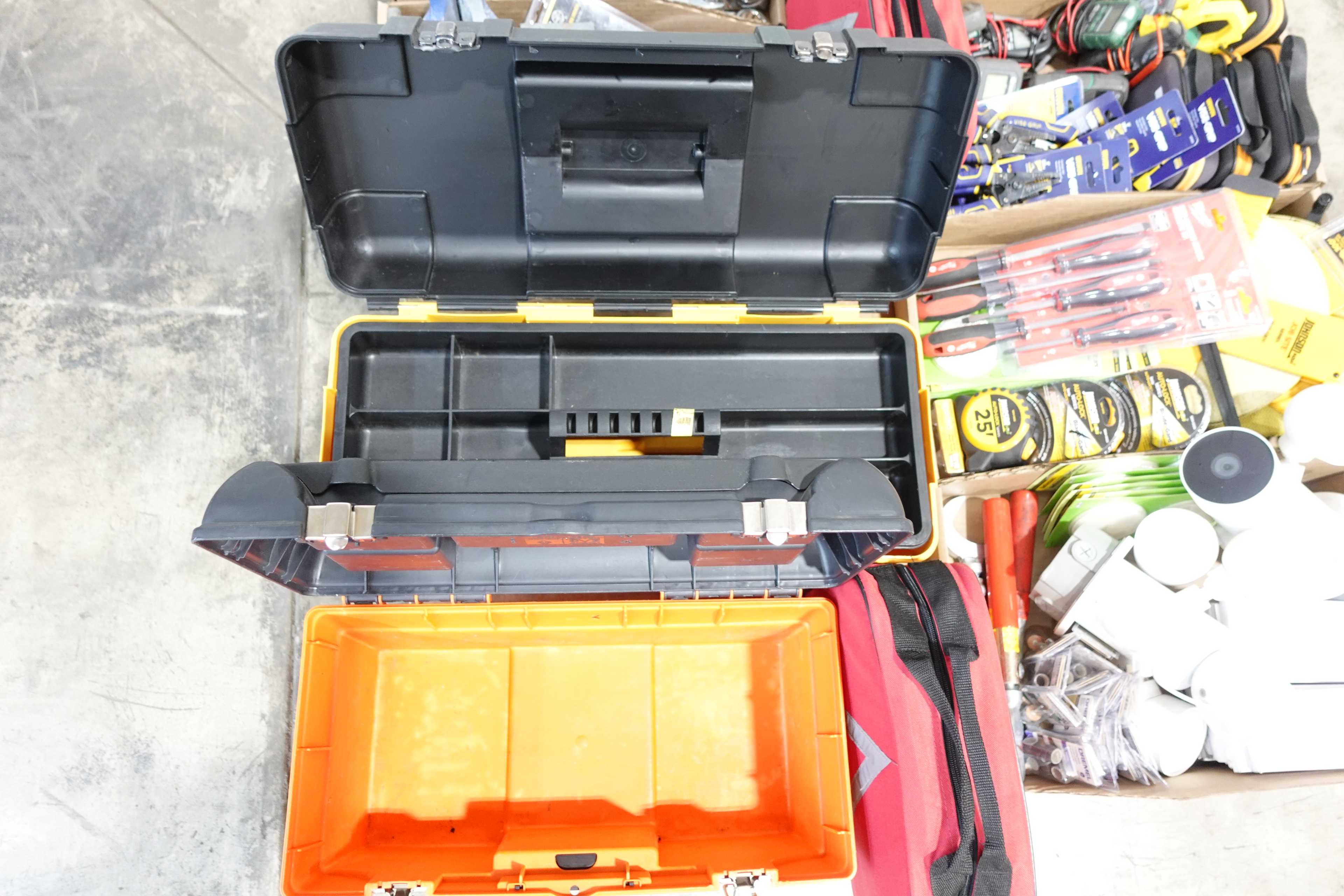 PALLET OF ASSORTED TOOLS AND SAFETY EQUIPMENT - TOOLS