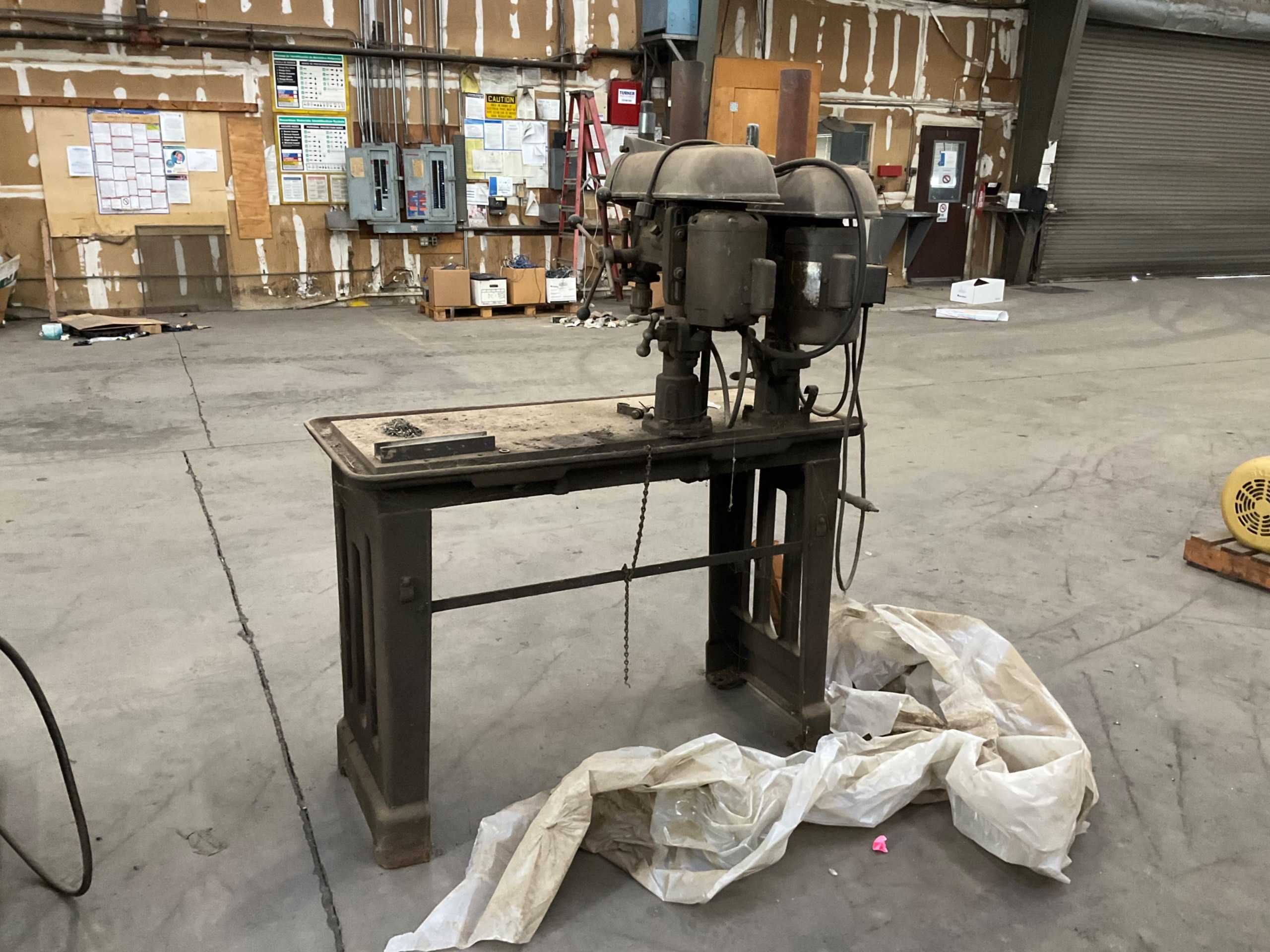 WALKER TURNER GANG DRILLING MACHINE - GANG DRILLING MACHINES