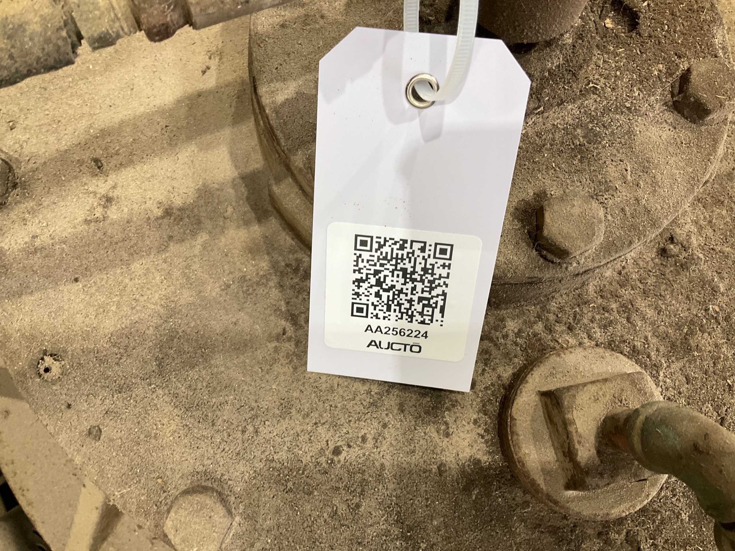 BULK QTY OF INDUSTRIAL PARTS - INDUSTRIAL PARTS