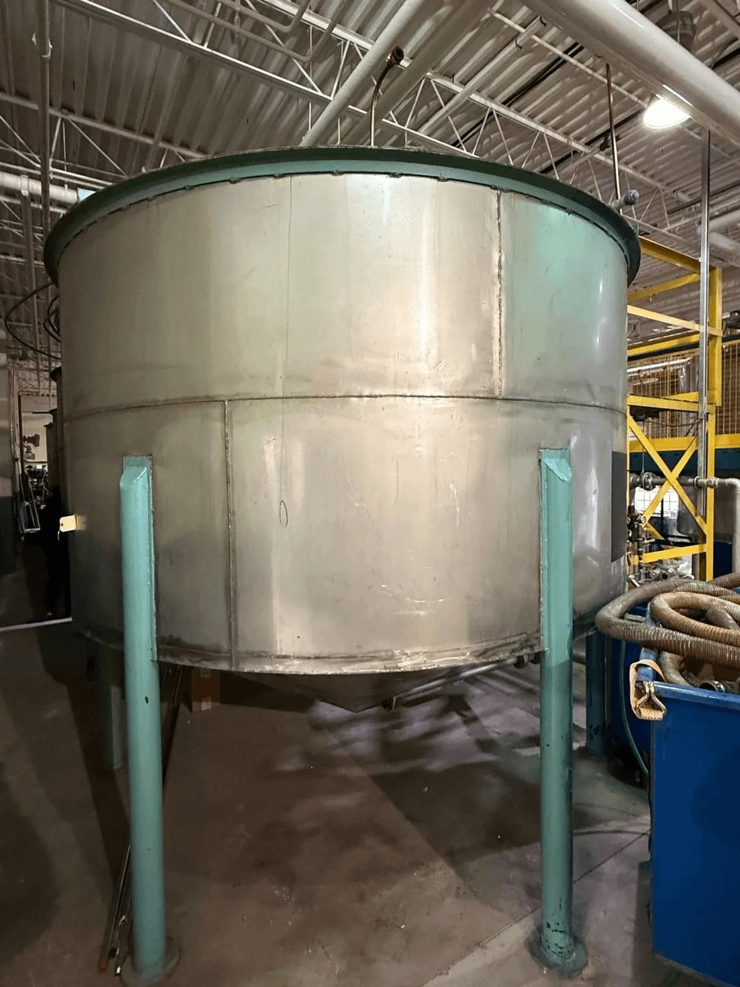 SPARLING BOTTLING & PROCESS STORAGE TANK, 13800L, CONE-BOTTOM, 120X120X67IN - TANKS