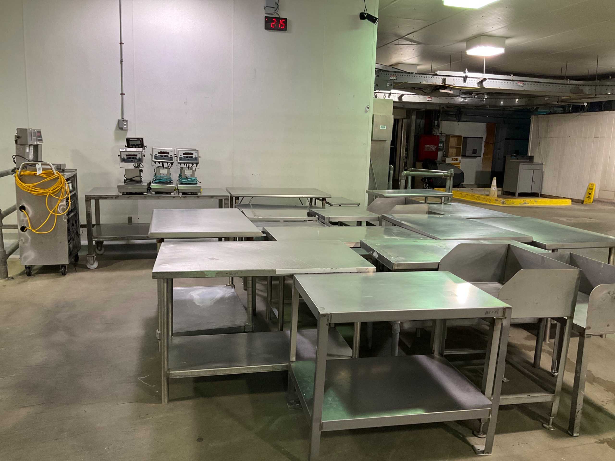QTY 15: INDUSTRIAL TABLES - WORK TABLES