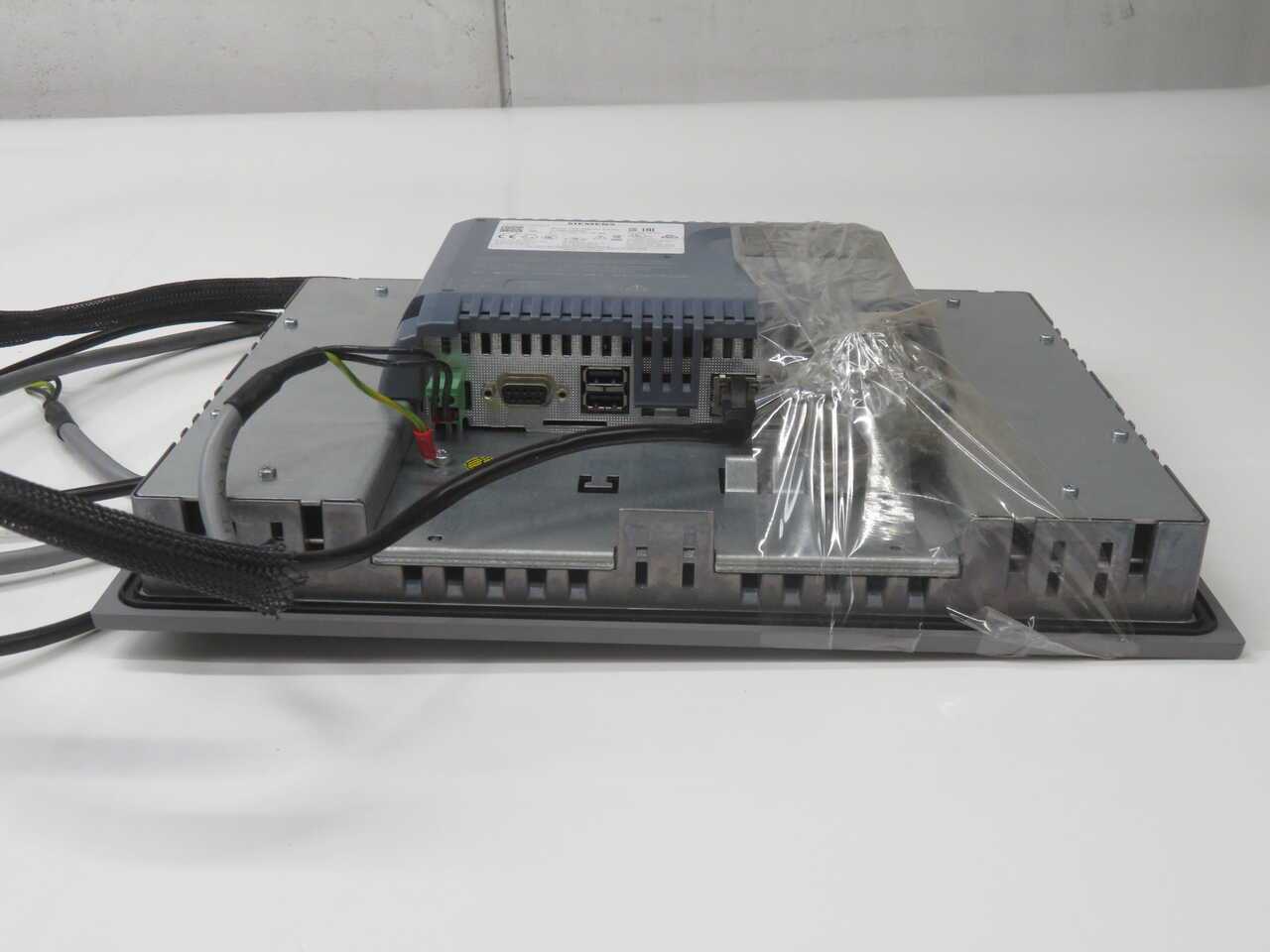 SIEMENS 6AV2 124-0MC01-0AX0 OPERATOR INTERFACE PANEL T270556 - HMIS & DISPLAYS