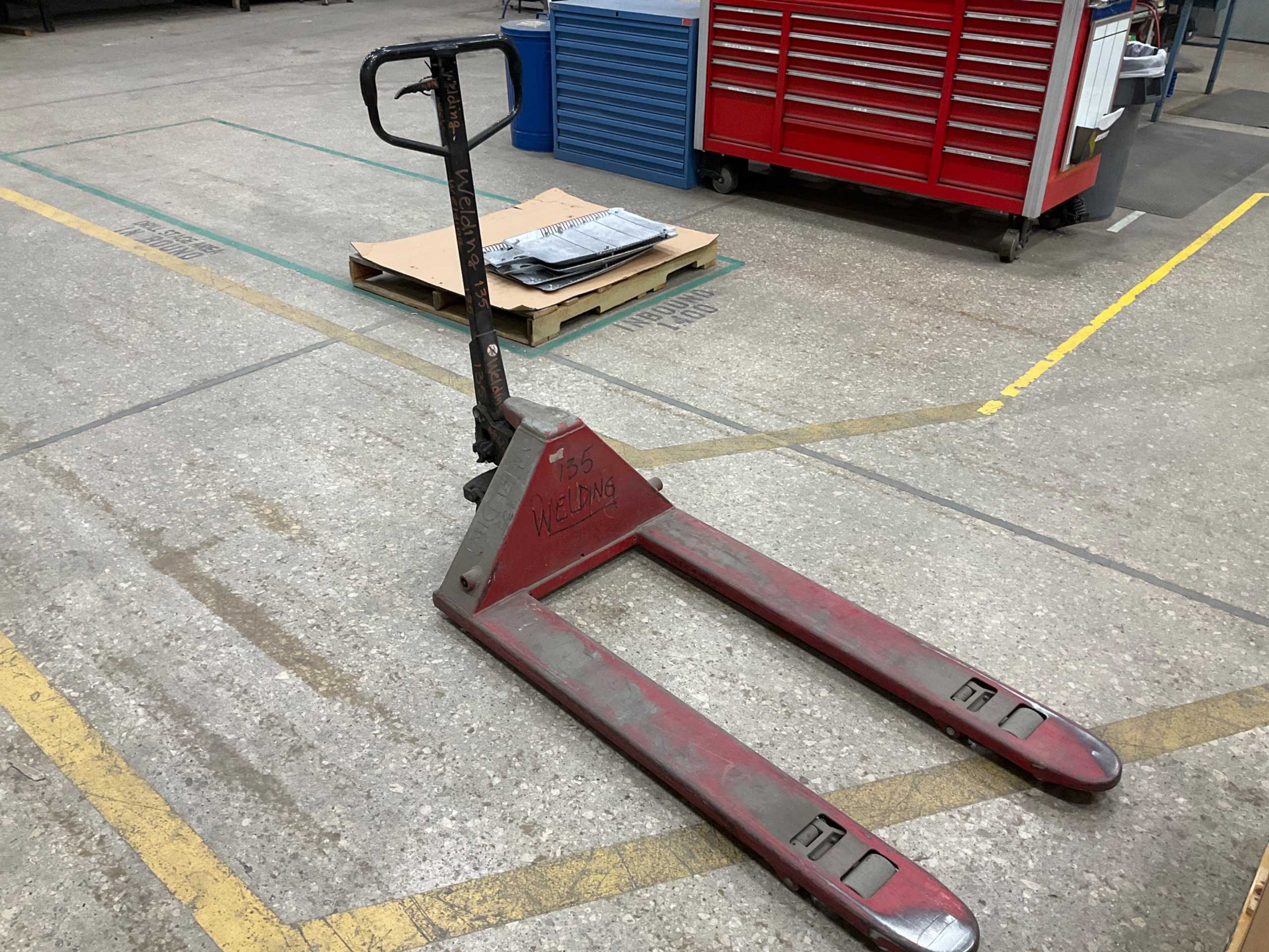 MANUAL PALLET JACK - MANUAL PALLET JACK