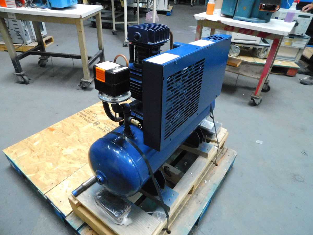 GENERAL LT20033A AC, 1/3 HP, 120/240V1PH, 3 GAL, 100 PSI, 2.2 CFM@40 PSI, 1.3 CFM@90 PSI - STATIONARY AIR COMPRESSOR