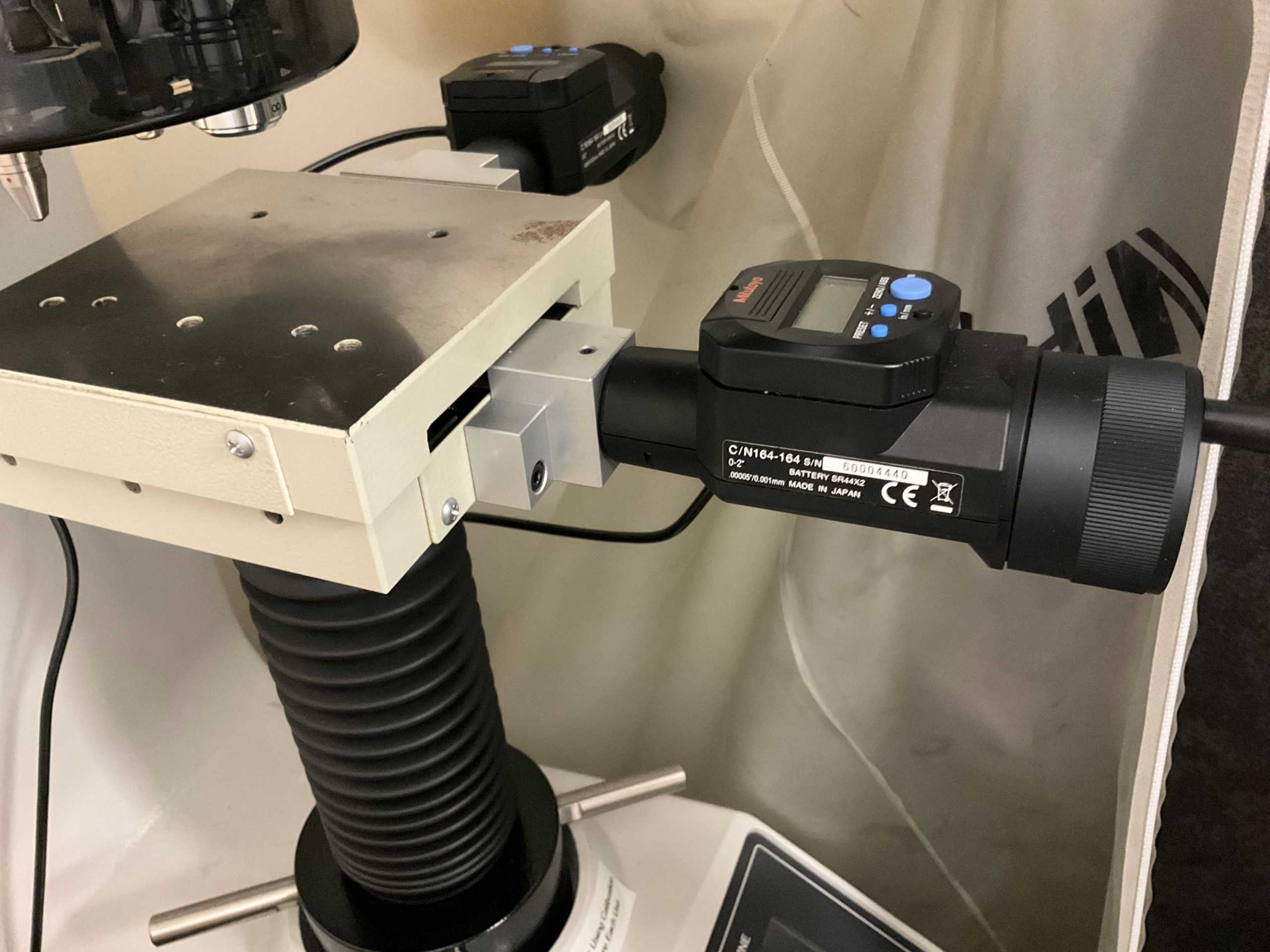 MITUTOYO  HV-100 HARDNESS TESTER - HARDNESS TESTERS