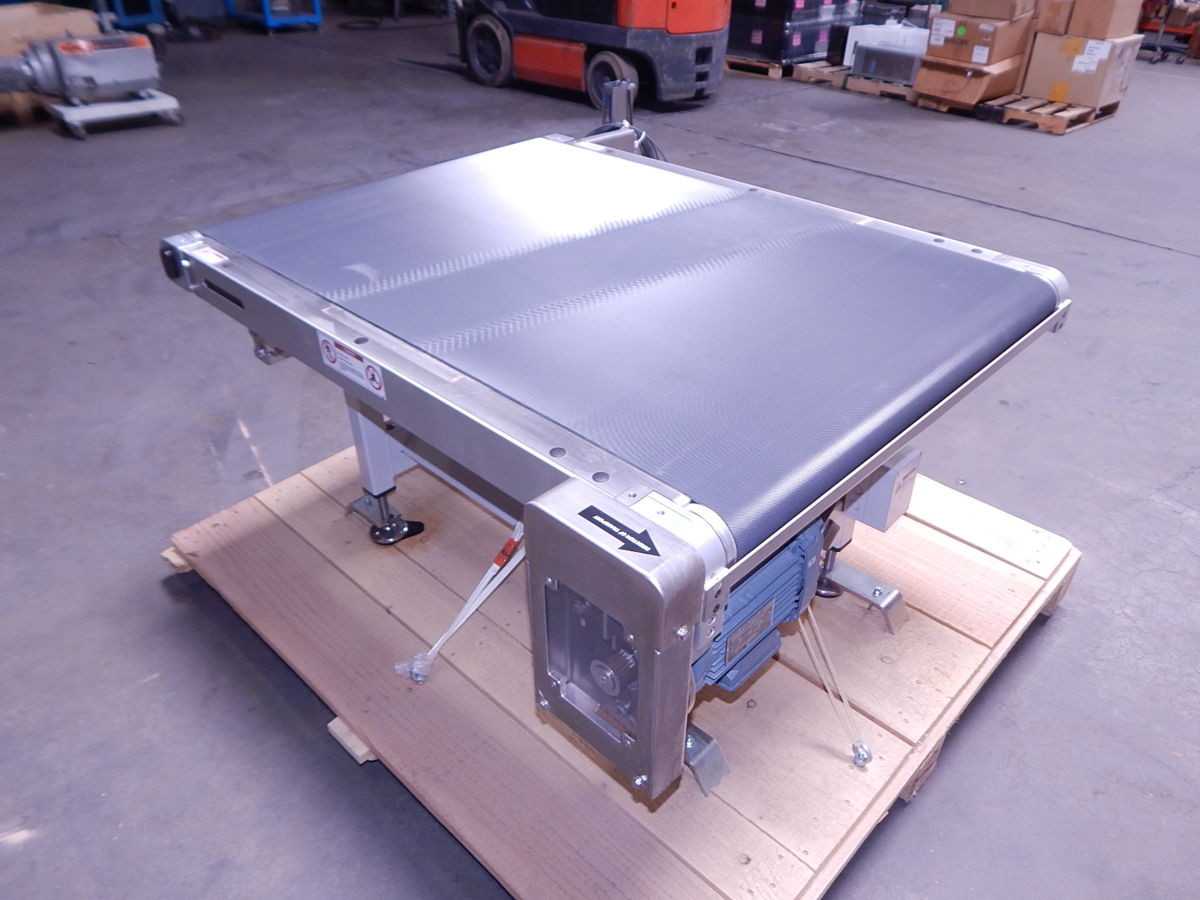WIPOTEC OCS 31X47IN POWERED BELT CONVEYOR, 220 VAC POWER, 31 IN WIDTH, 47 IN LENGTH - BELT CONVEYOR
