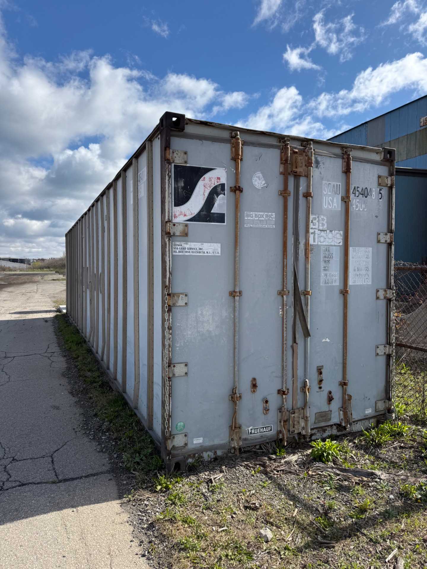 1981 NIPPON FRUEHAUF KFD9-40TB-2 SHIPPING CONTAINER 67,200 LB GROSS, 60,800 LB PAYLOAD - SHIPPING CONTAINERS
