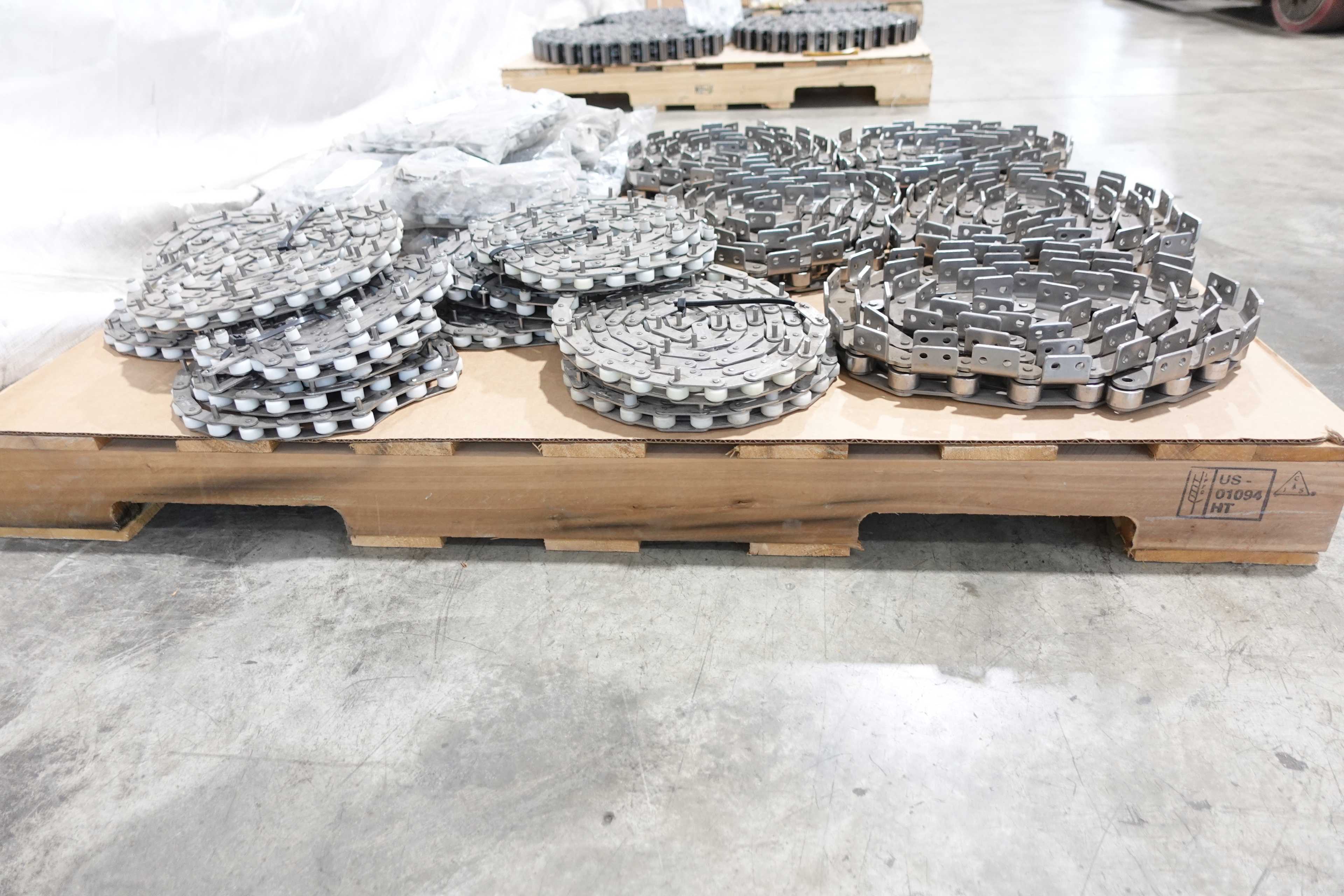 PALLET OF ASSORTED CONVEYOR CHAIN - CONVEYOR PARTS