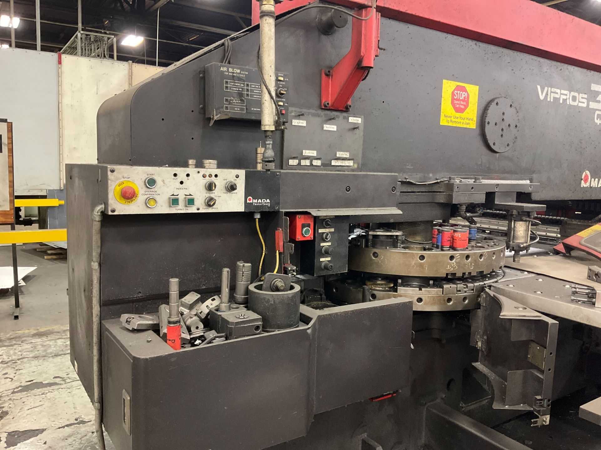 1996 AMADA VIPROS 357 QUEEN CNC PUNCH PRESS - PUNCHING MACHINES