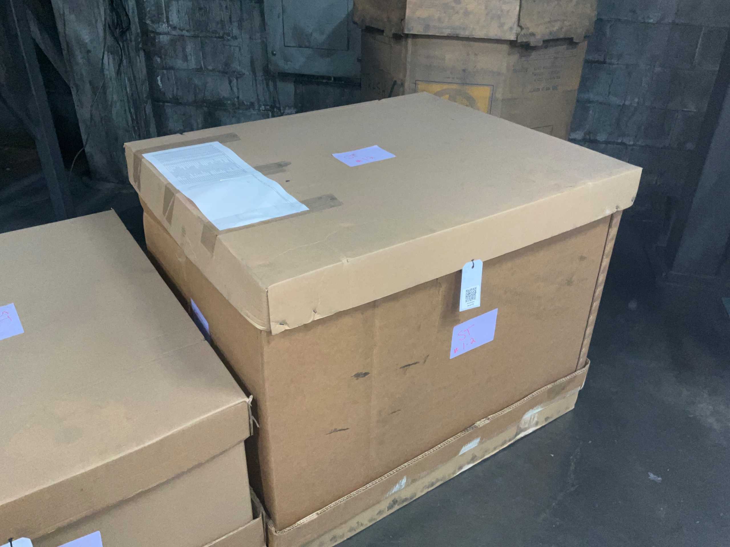 BULT QTY OF FURNACE PARTS - FURNACE PARTS