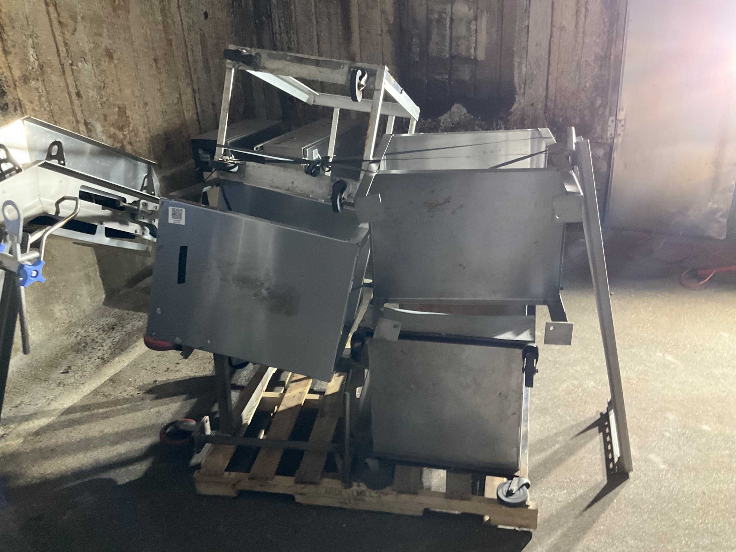 QTY 5: ROLLING TABLE - ROLLING WORK TABLE