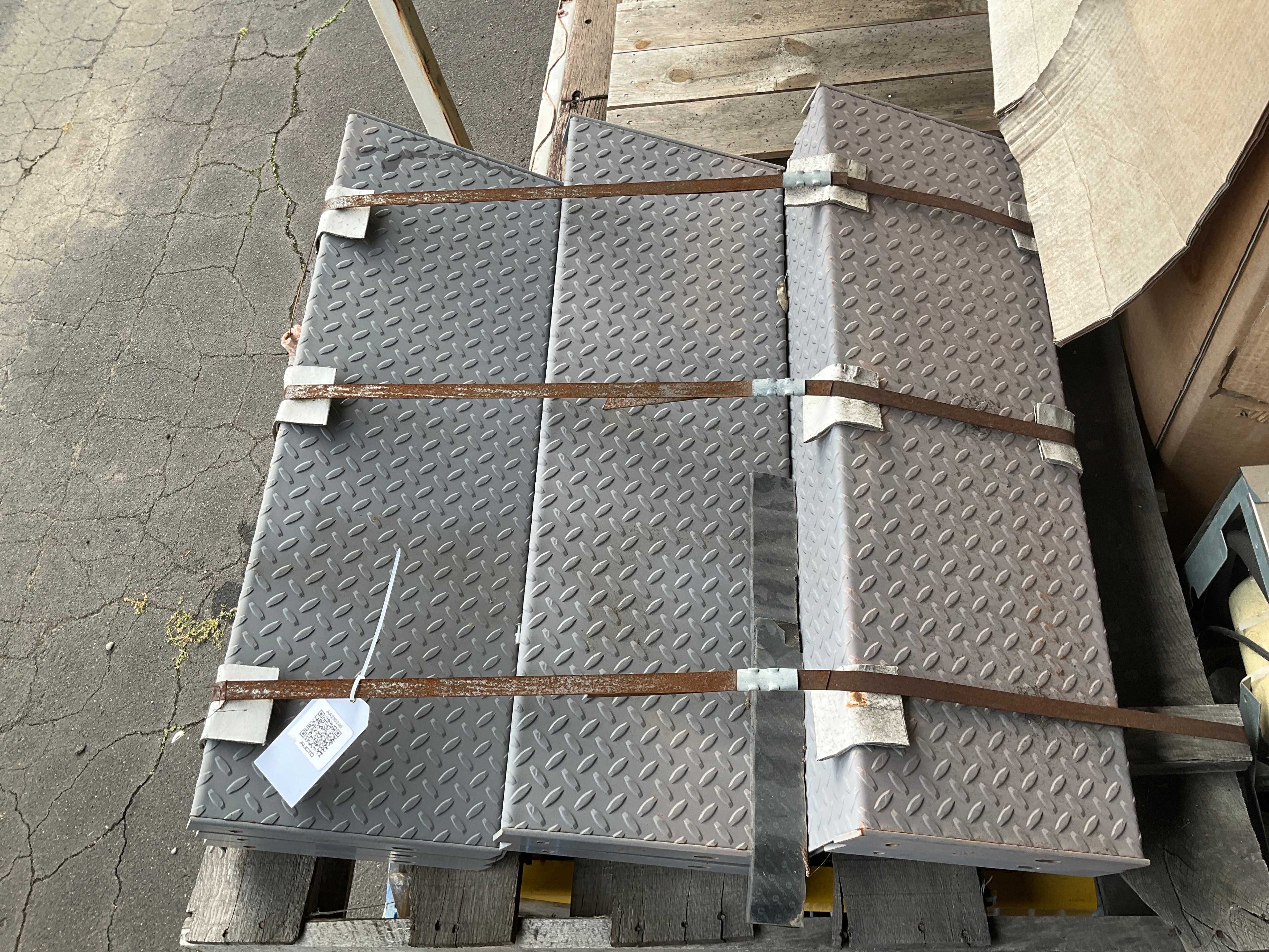 DIAMOND PLATE STAIR TREADS - 