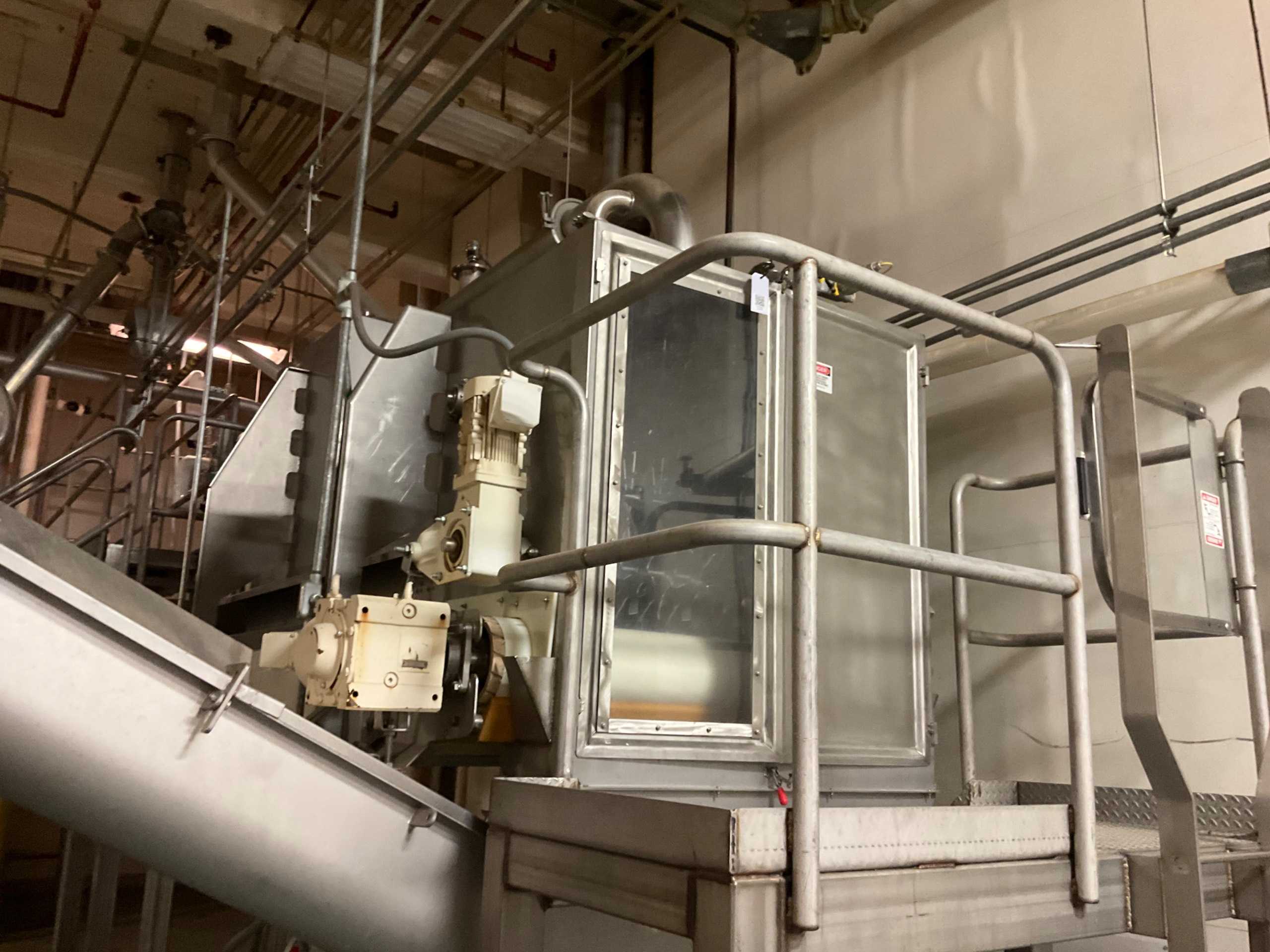 LIVE BOTTOM BIN WITH RAKE - MIXERS