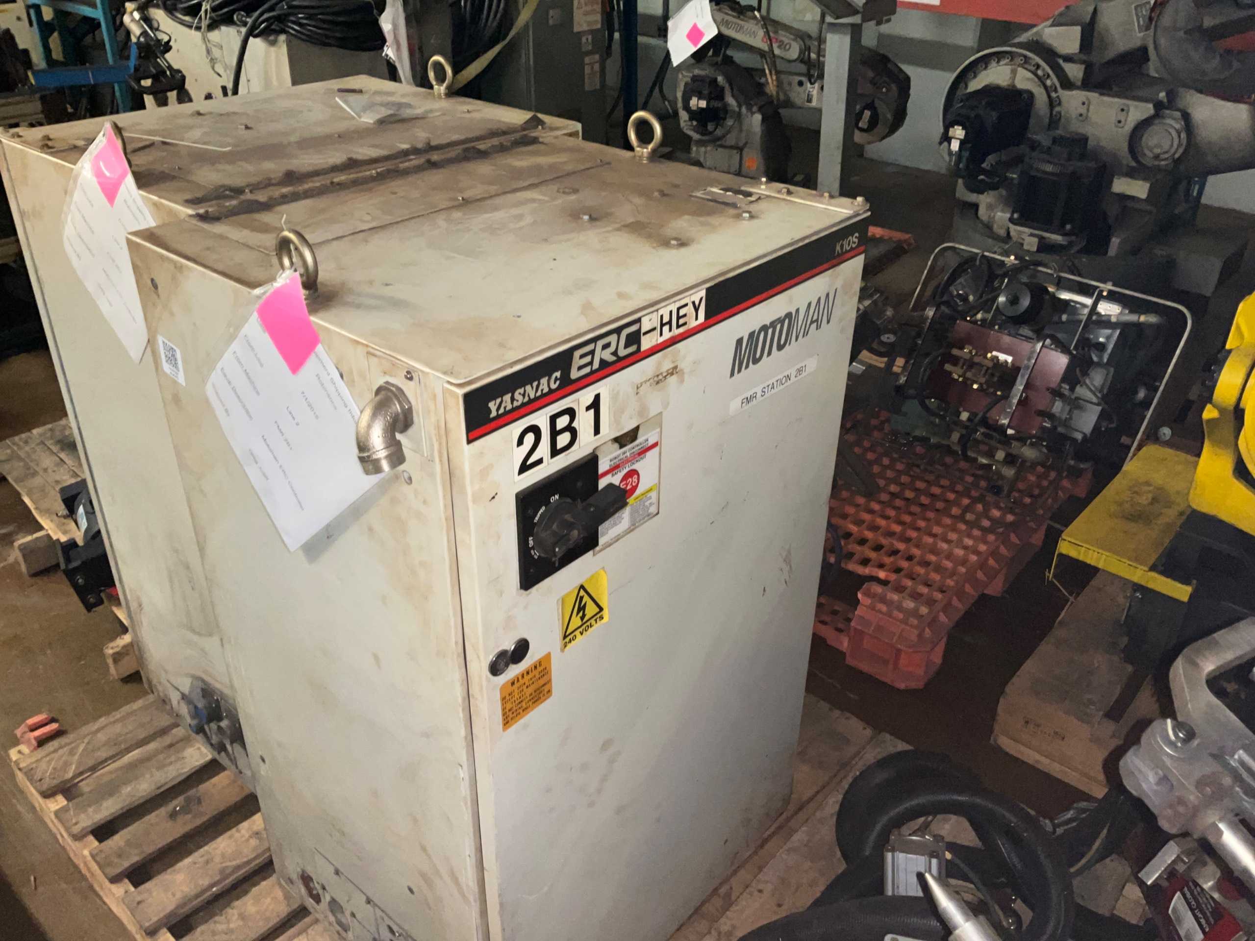 1992 YASKAWA YASNAC ERC K10S ROBOT CONTROLLER - ROBOT PARTS