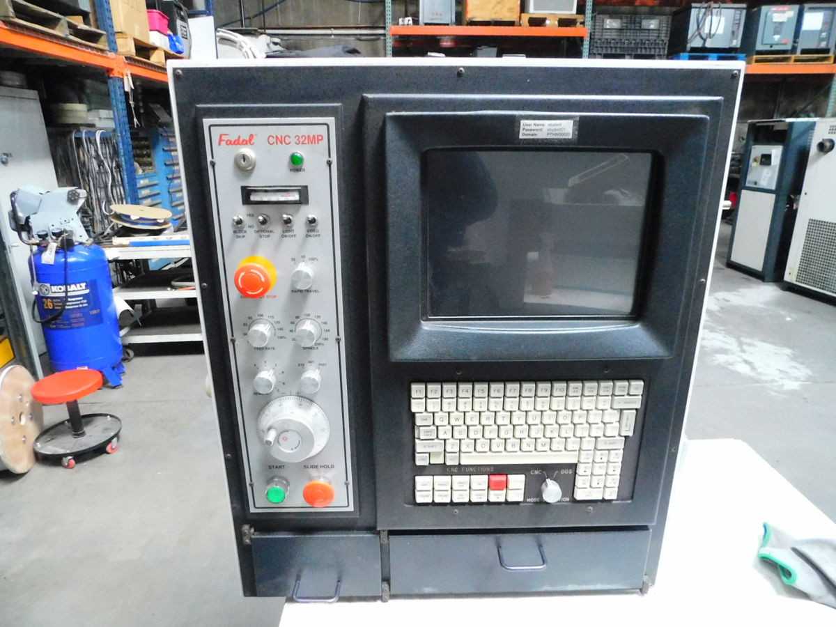 FADAL, 32MP, CONTROL PANELS INTERFACES, 68030 32-BIT CPU, MULTI-AXIS CONTROL, RS232 PORT - OPERATOR CONTROLS