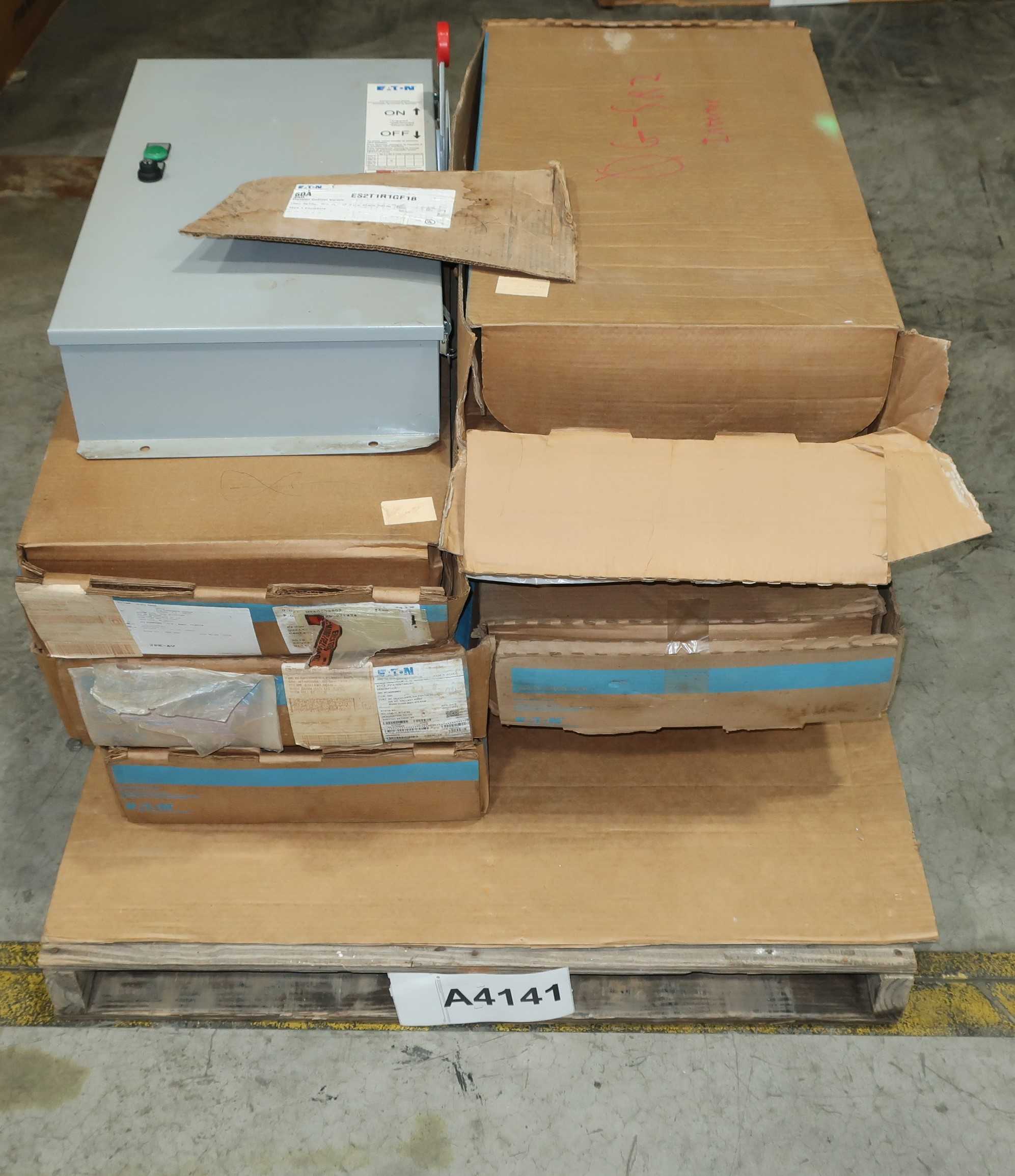 PALLET OF ASSORTED EATON CONTROL SWITCHES - SWITCHES
