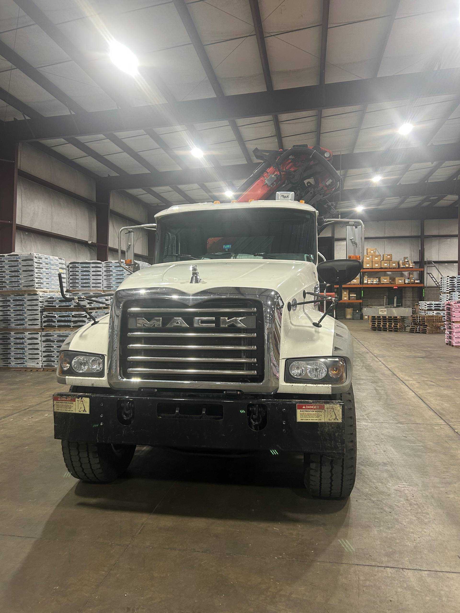 2015 MACK GU BOOM TRUCK - BOOM TRUCK