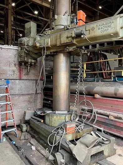 KAUKAUNA 140U PORTABLE UNIVERSAL DRILL & TAPPING MACHINE, 8' ARM, 10 HP, 48500 LBS - RADIAL ARM DRILLING MACHINES