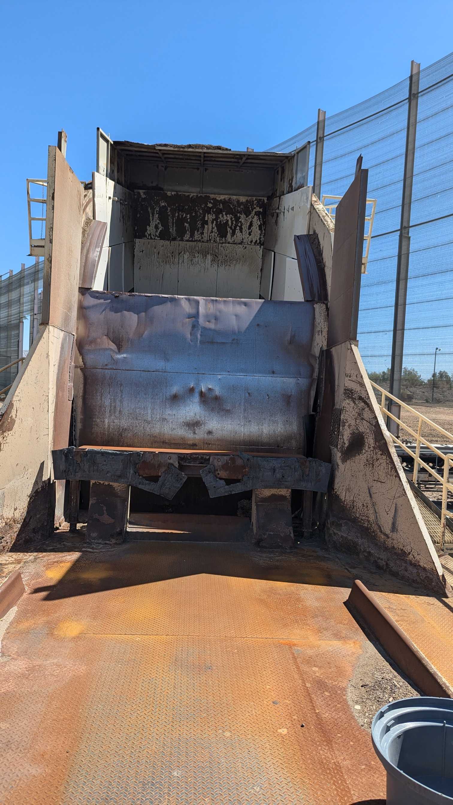 PHELPS HYDRAULIC TRUCK DUMPER - MATERIAL HANDLING