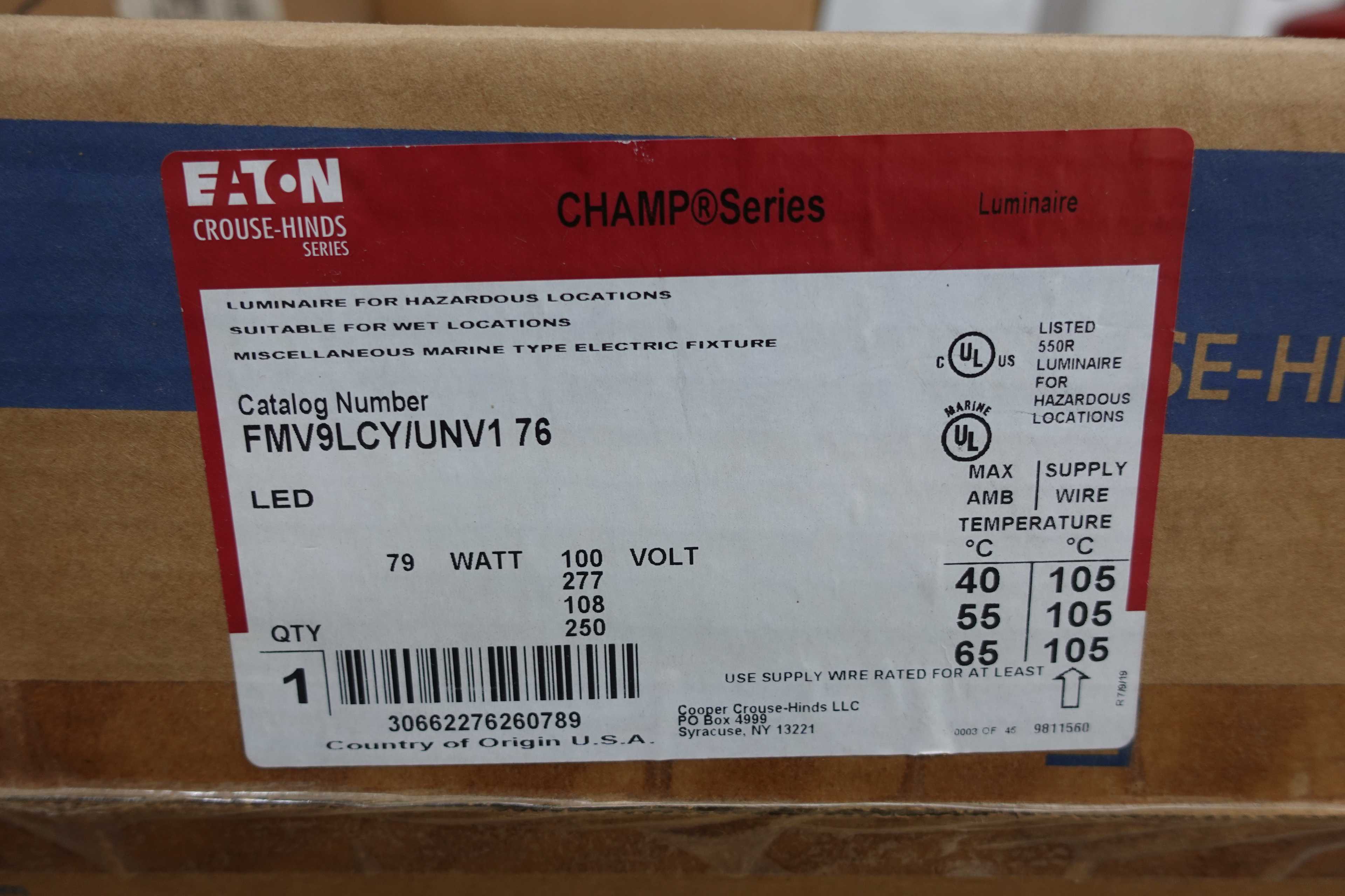 SKU 1724420 - LOT OF 6 CROUSE HINDS FMV9LCY/UNV176 CHAMP SERIES LUMINAIRE LIGHT FIXTURES - LIGHT FIXTURES