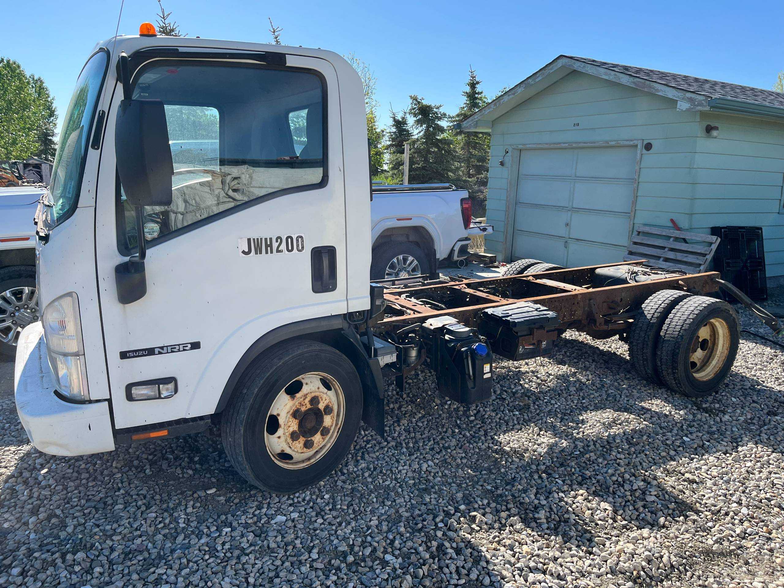 2016 ISUZU NRR CAB & CHASSIS TRUCK - CAB & CHASSIS TRUCK