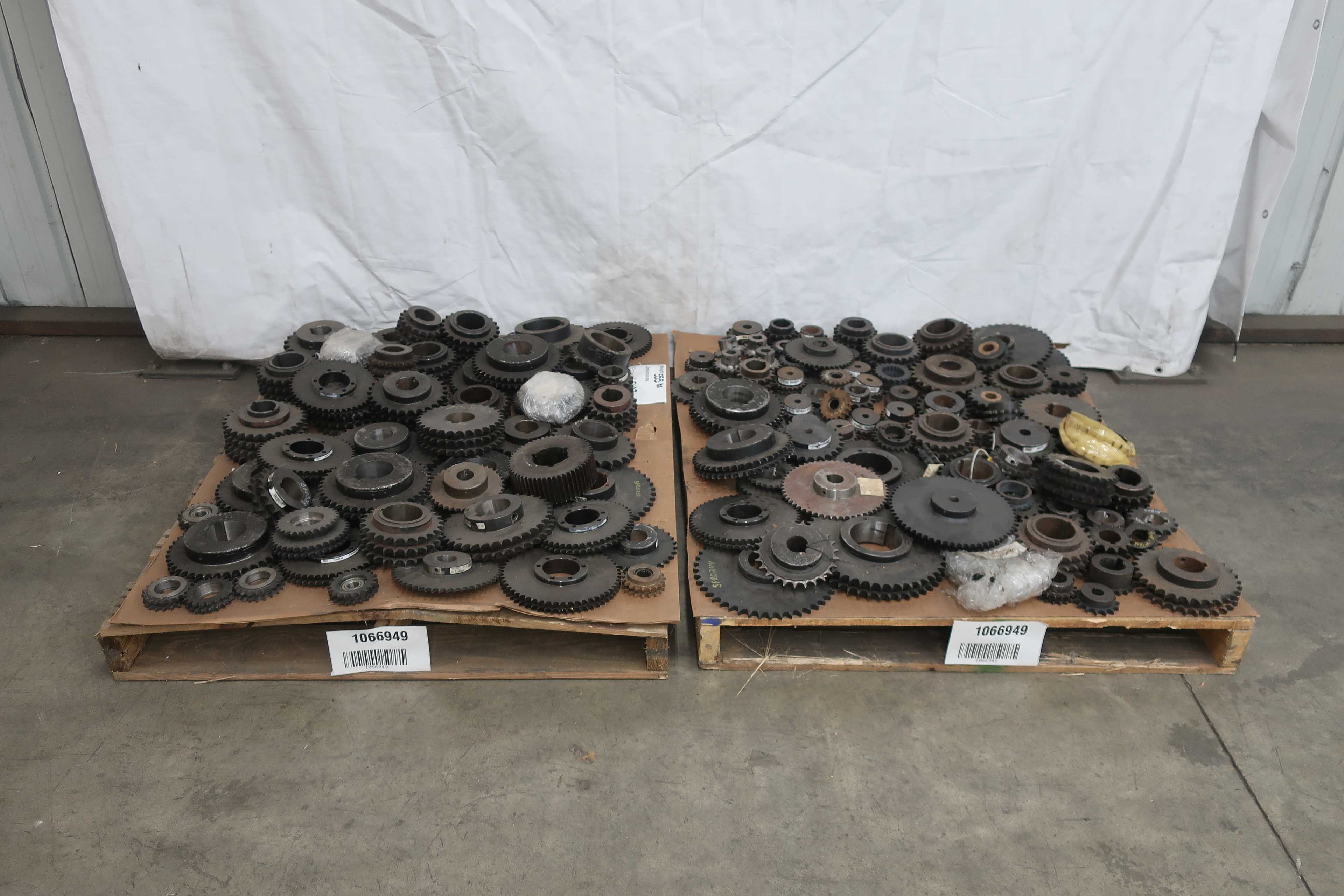 2 PALLETS OF ASSORTED SPROCKETS - SPROCKET