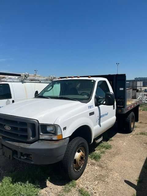 2004 FORD F-350 FLATBED TRUCK - FLATBED TRUCKS