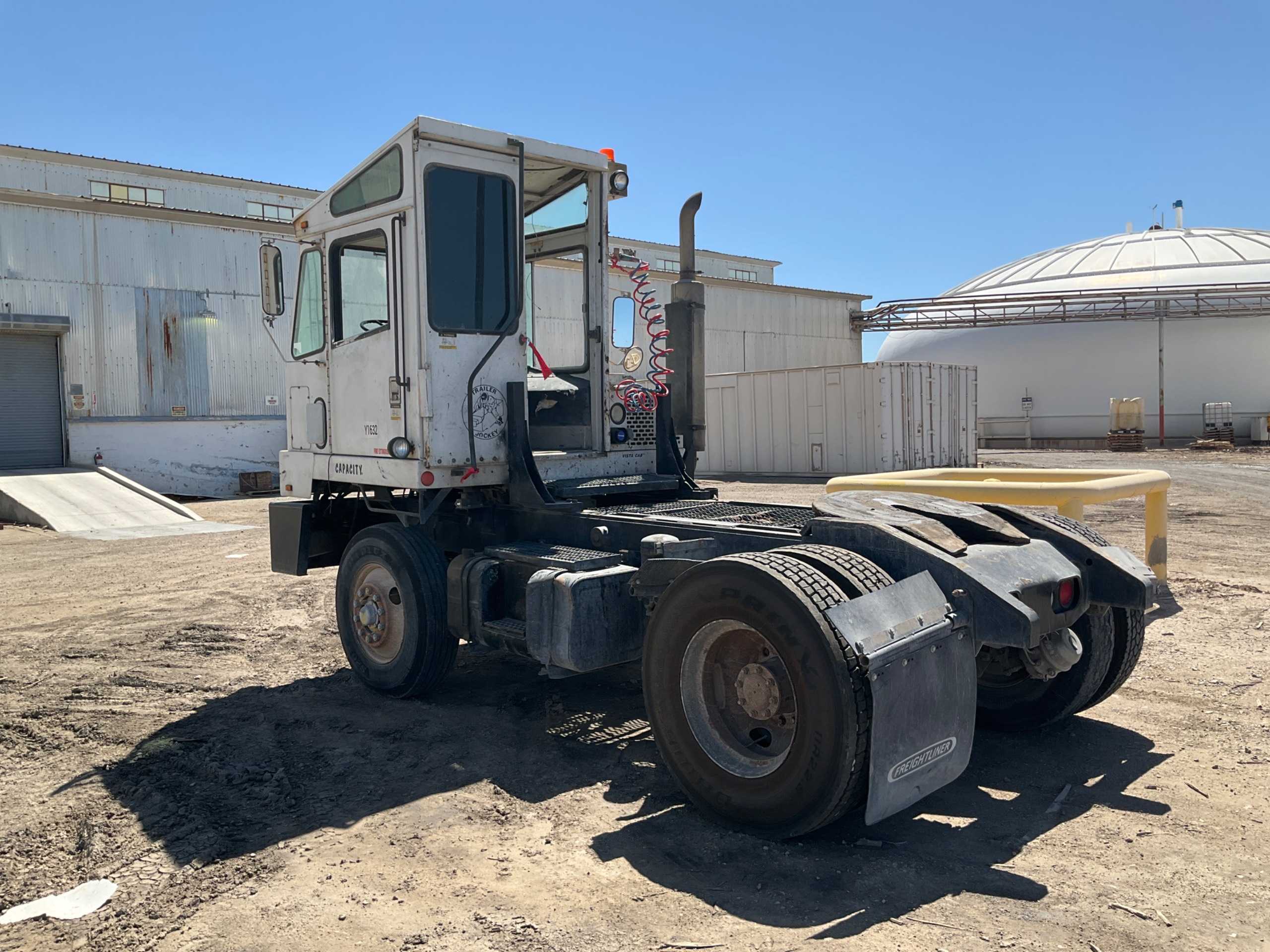 2000 CAPACITY TRUCKS TJ5000 UTILITY TRUCK - UTILITY VEHICLES