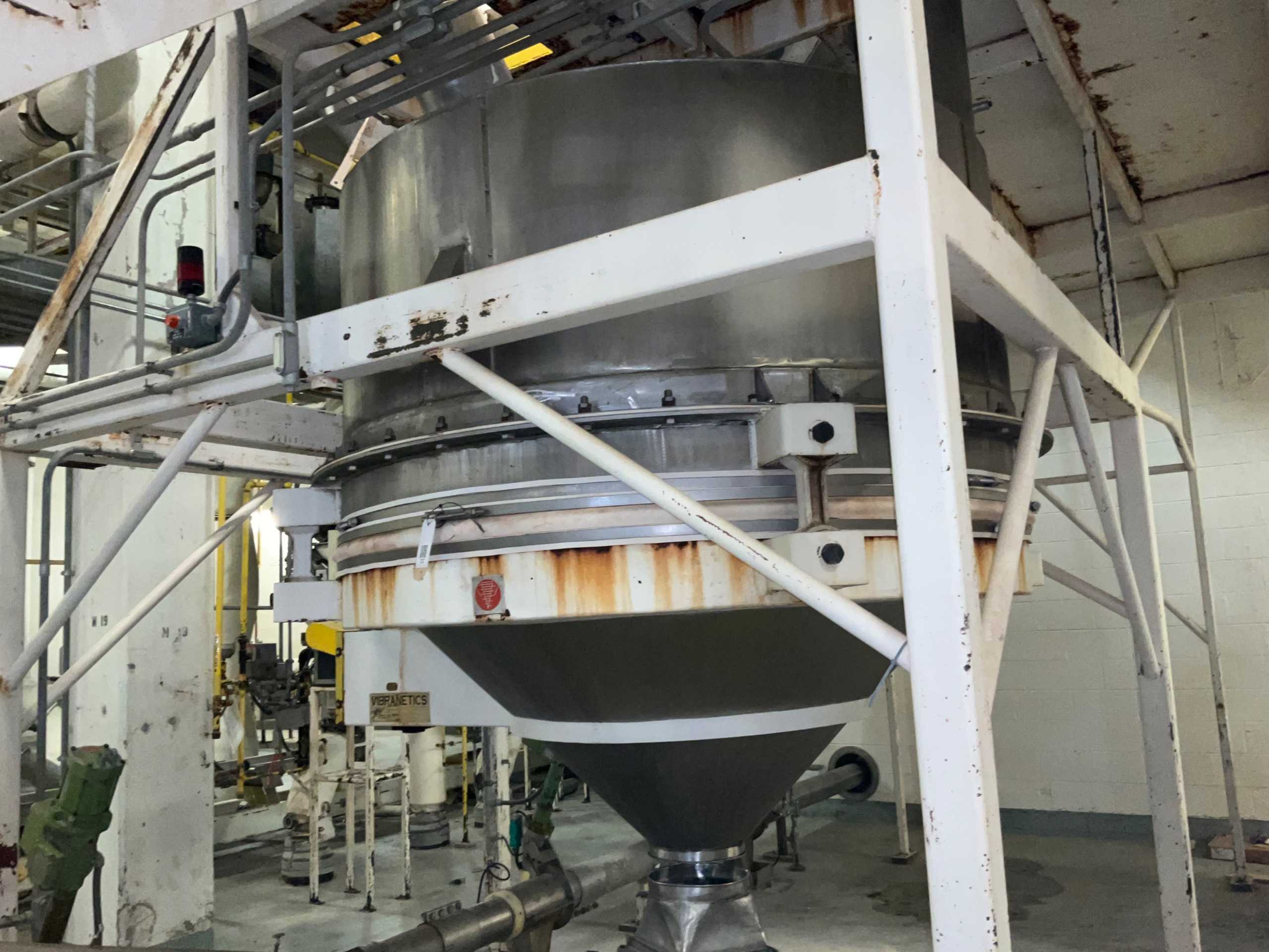 1984 VIBRANETIC LBH-7 VIBRATORY STORAGE TANK - STORAGE BINS