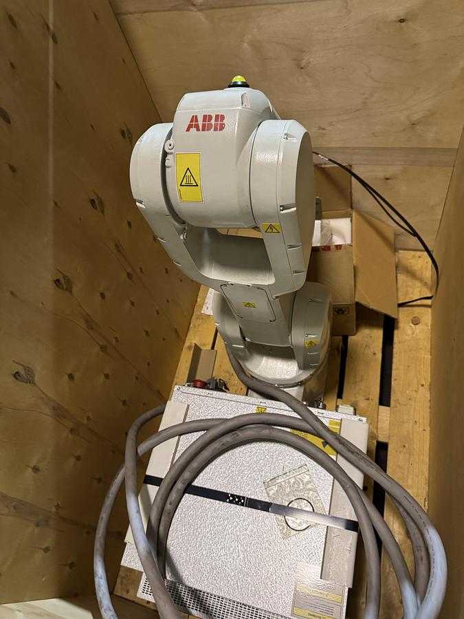 2020 ABB IRB 1200-5/0.9 ARTICULATED ROBOT, 5KG PAYLOAD, 901MM REACH, IRC5 CONTROL - ARTICULATED ROBOTS