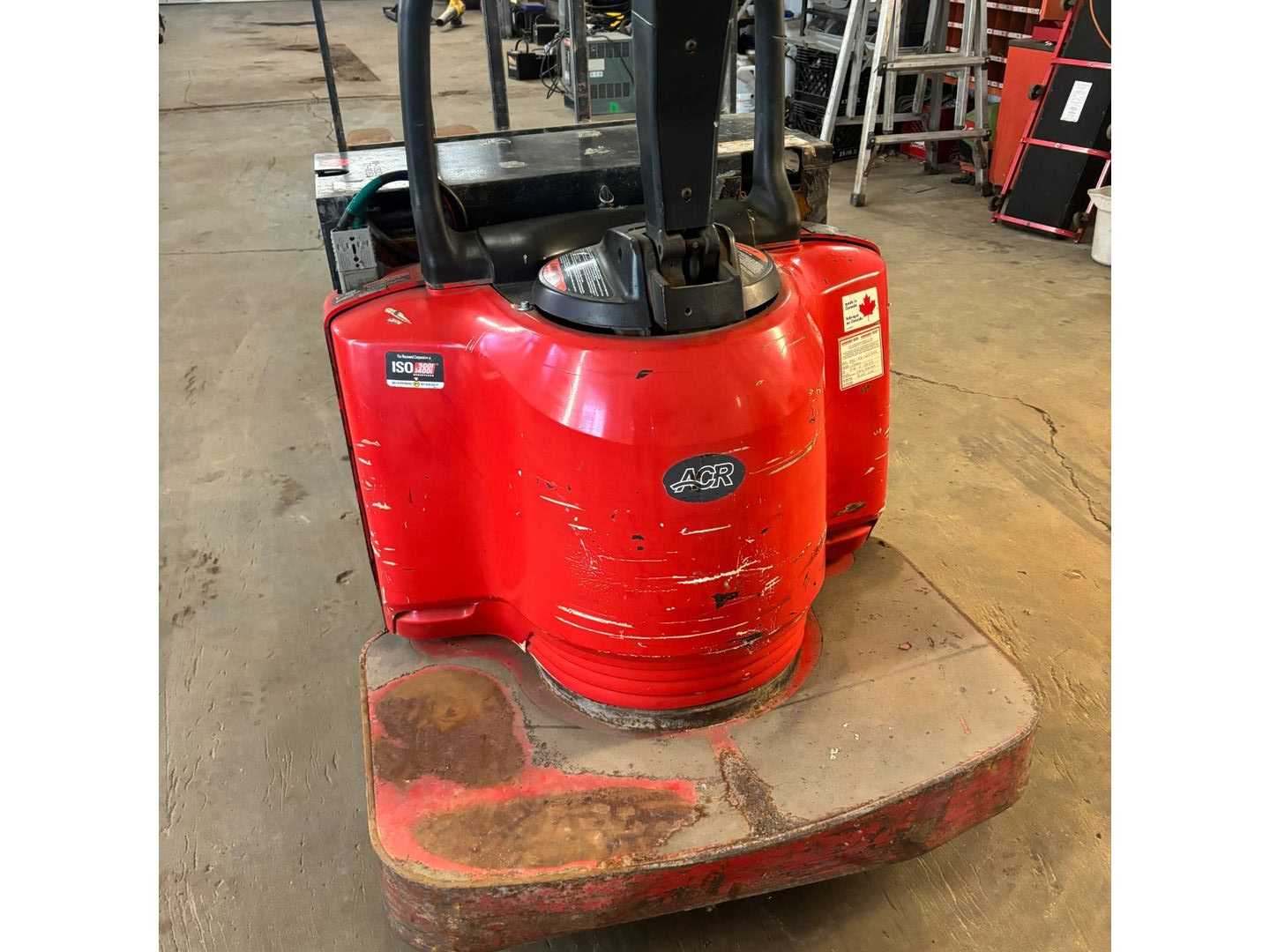 RAYMOND 8400 ELECTRIC PALLET JACK - ELECTRIC PALLET JACK