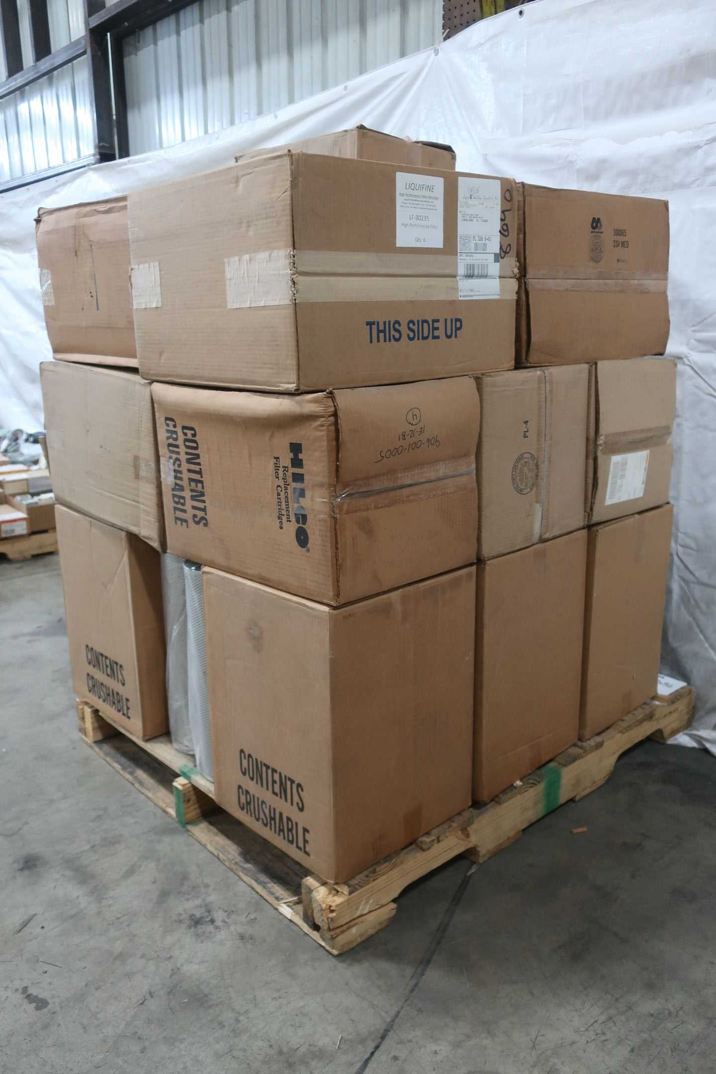 PALLET OF ASSORTED HYDRAULIC FILTER ELEMENTS - HYDRAULIC PARTS