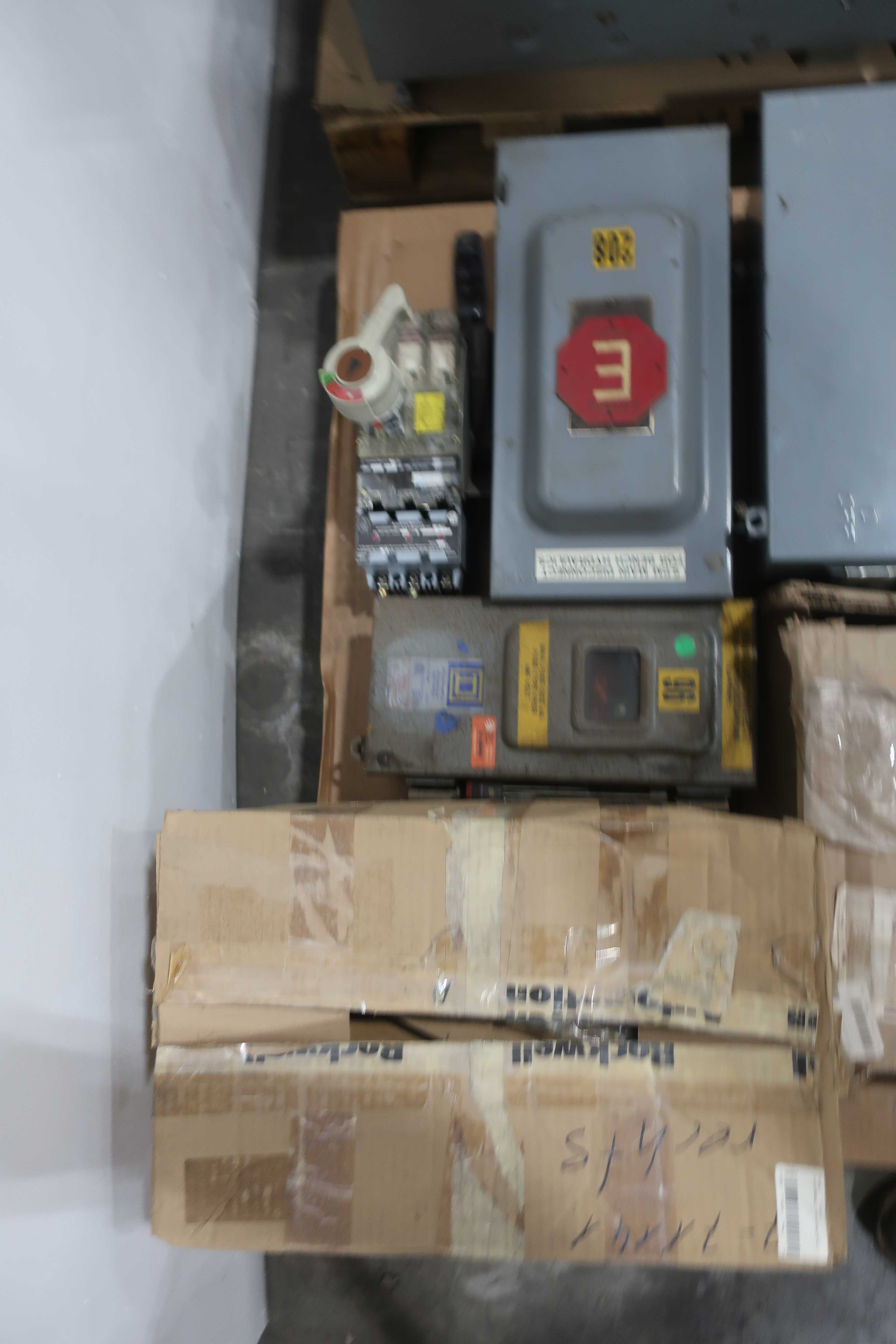 SKU 1733198 - 4 PALLETS OF ASSORTED DISCONNECT SWITCHES - DISCONNECT SWITCHES