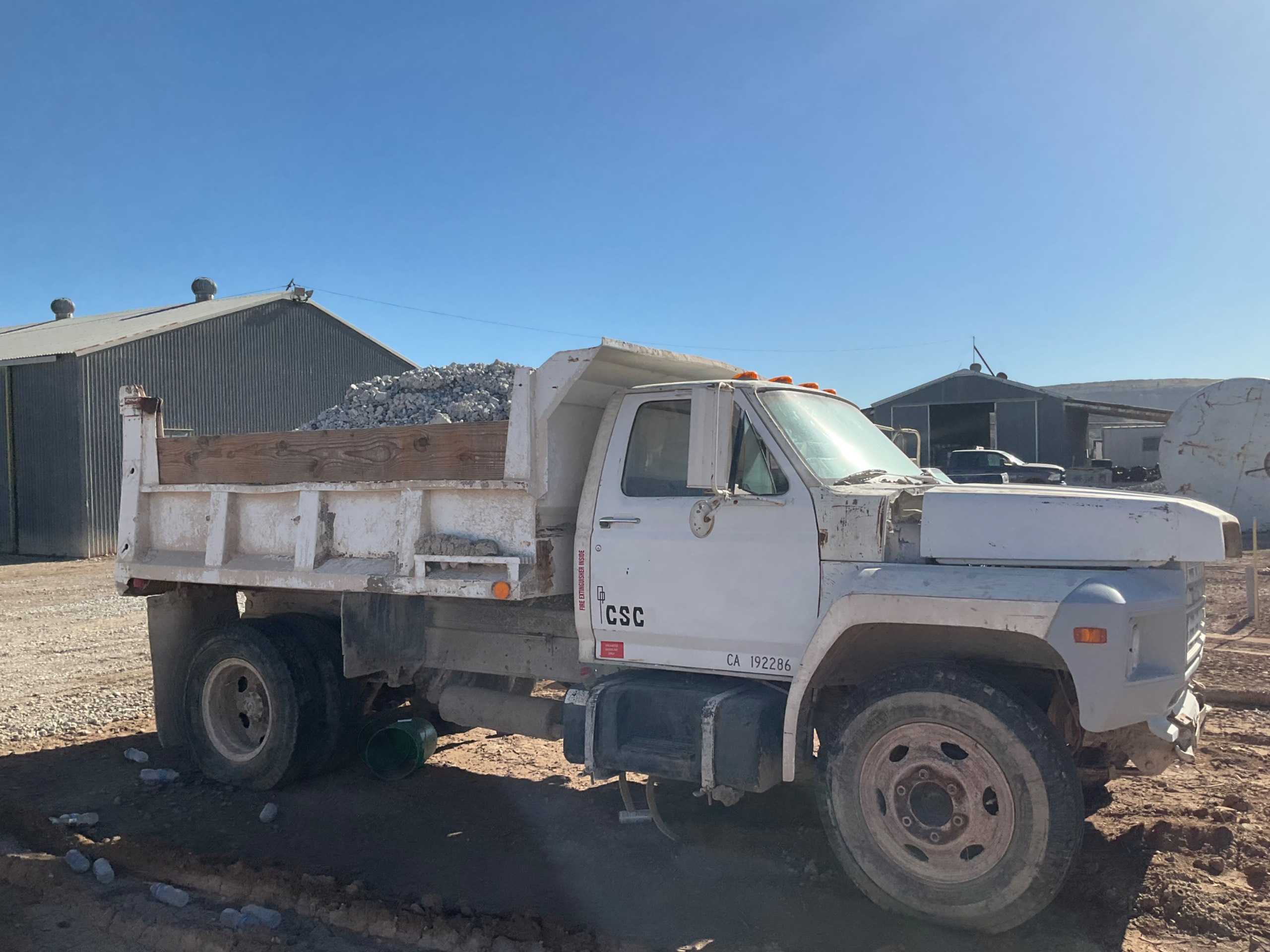 1982 FORD F600 DUMP TRUCK - DUMP TRUCKS