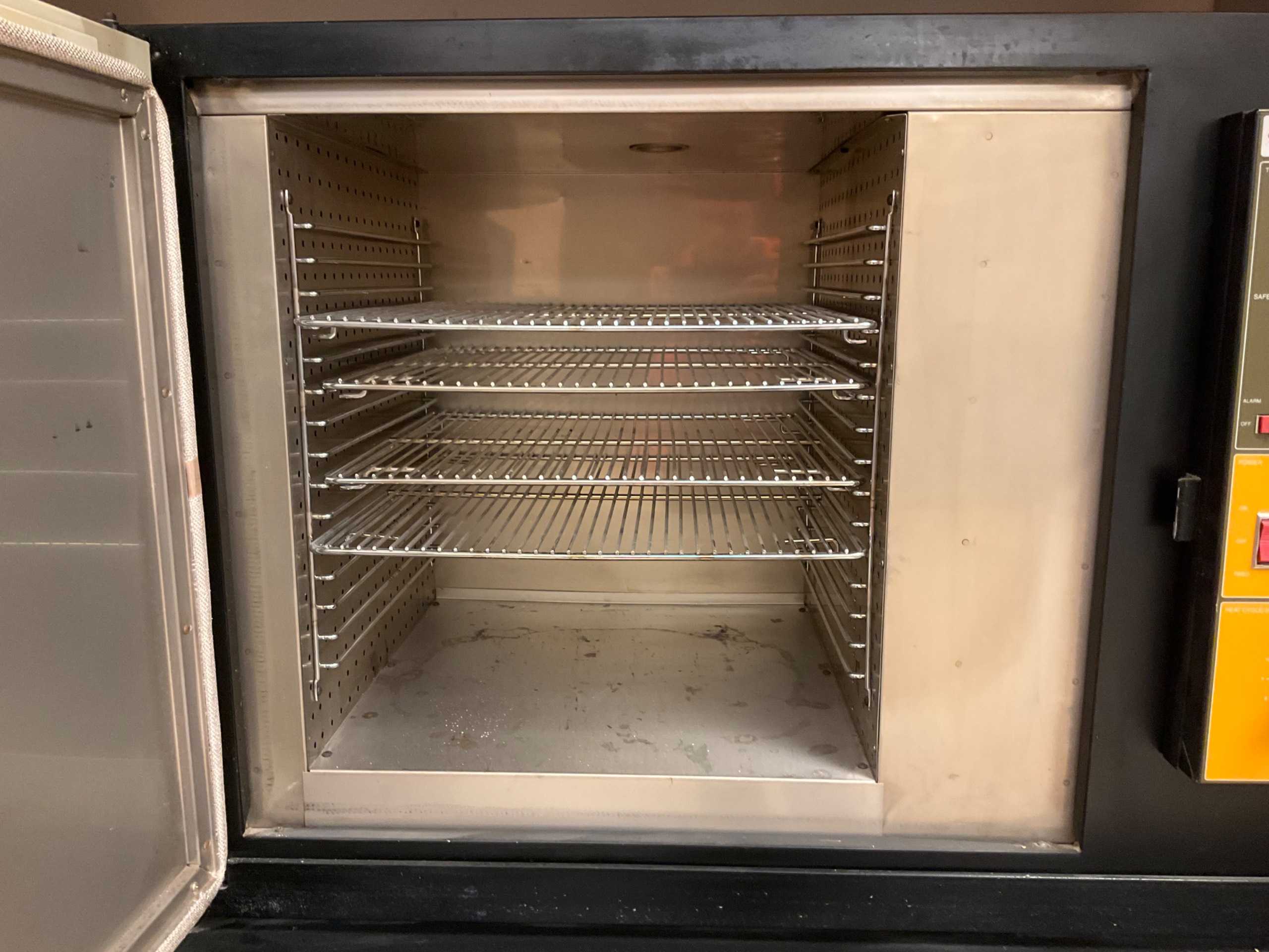 FISHER 438F ISOTEMP INDUSTRIAL OVEN - INDUSTRIAL OVEN