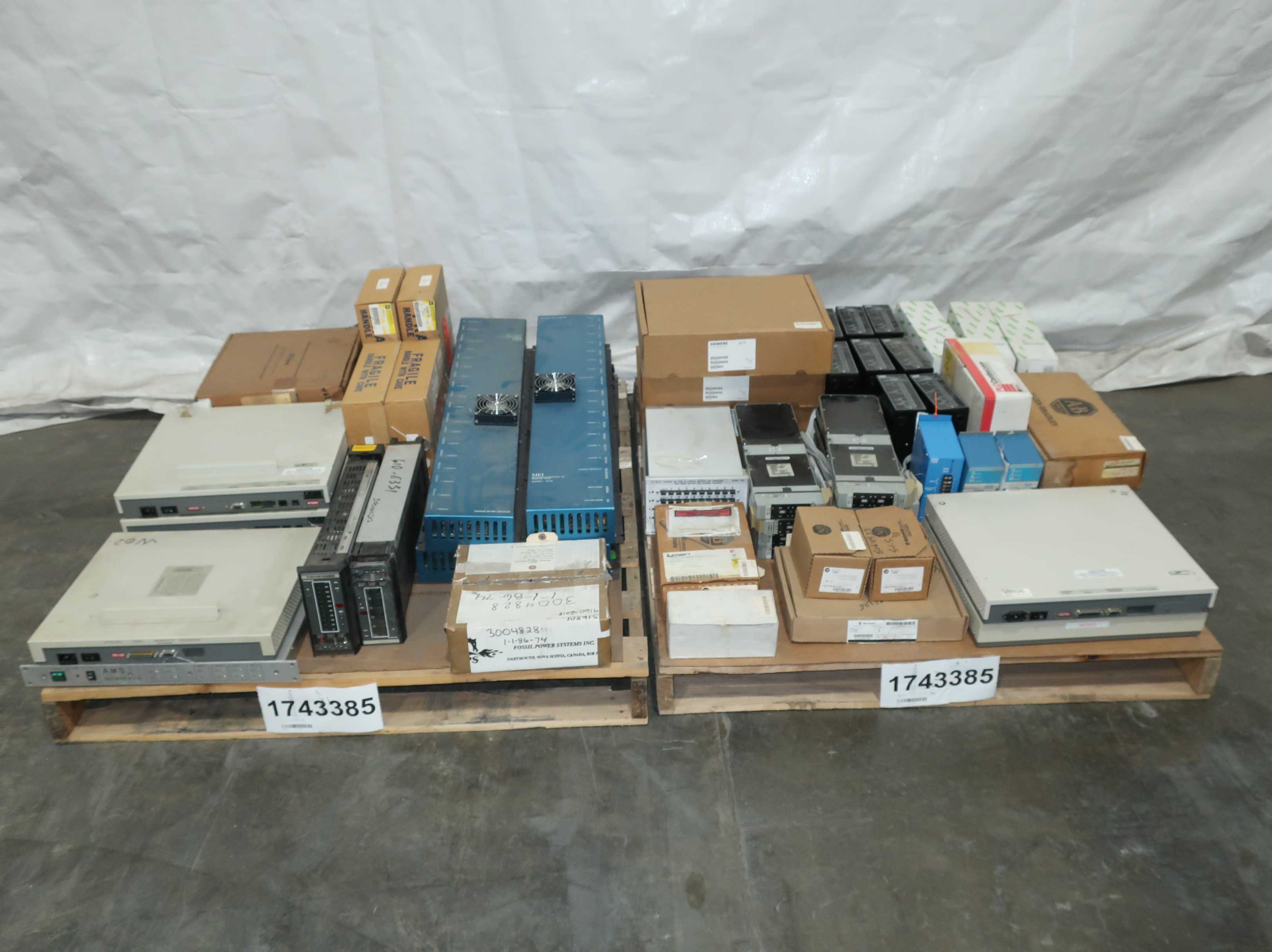 SKU 1743385 - 2 PALLETS OF ASSORTED MODULES - PLC MODULES