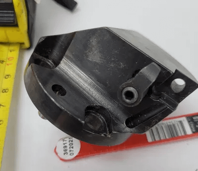 KENNAMETAL INDEXABLE BORING HEAD 1203CF5, 1.5” BORE END, 2.5” OD, 2” OAL - MACHINE TOOLING