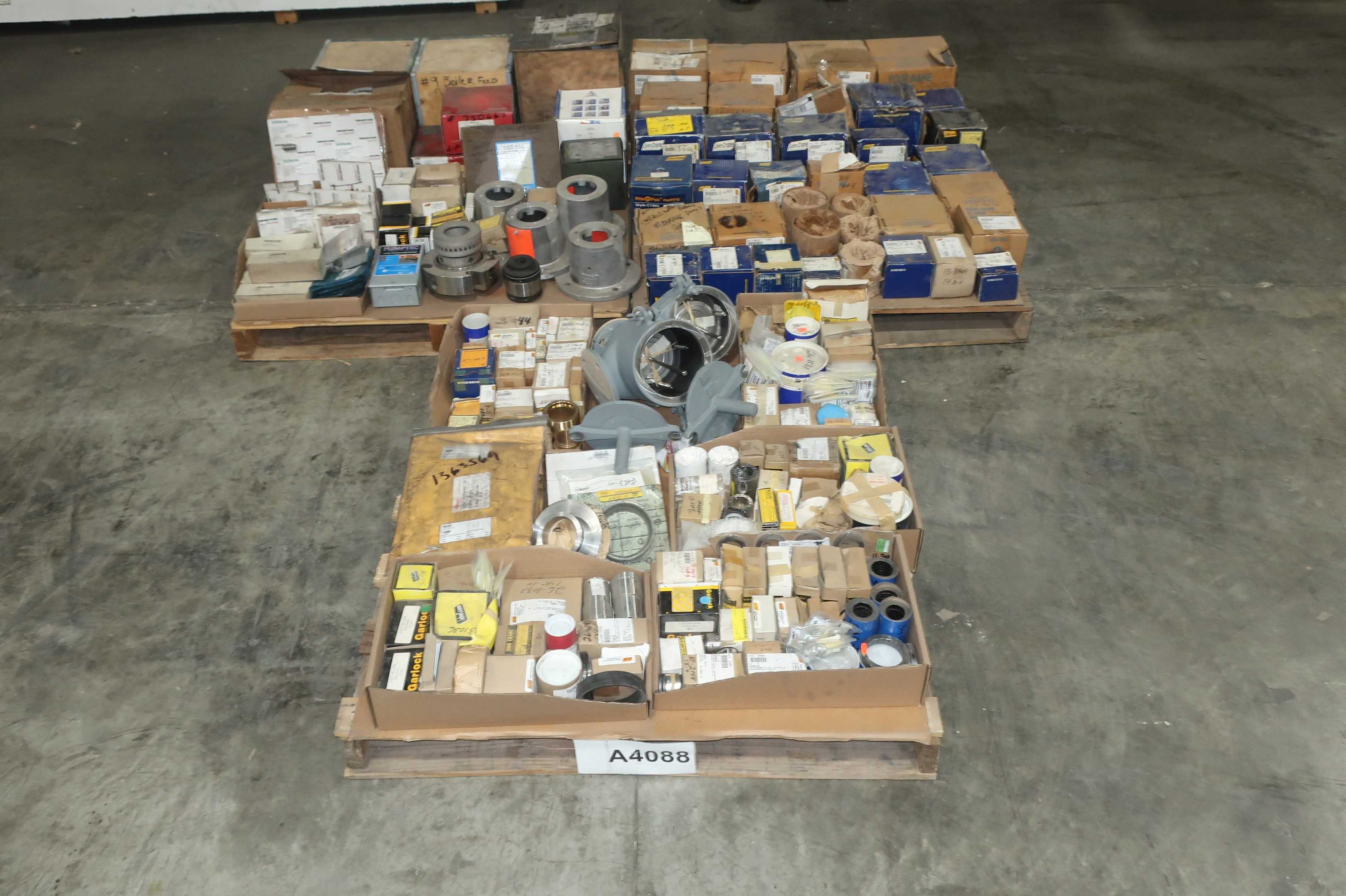 3 PALLETS OF ASSORTED PUMP PARTS - PUMPS