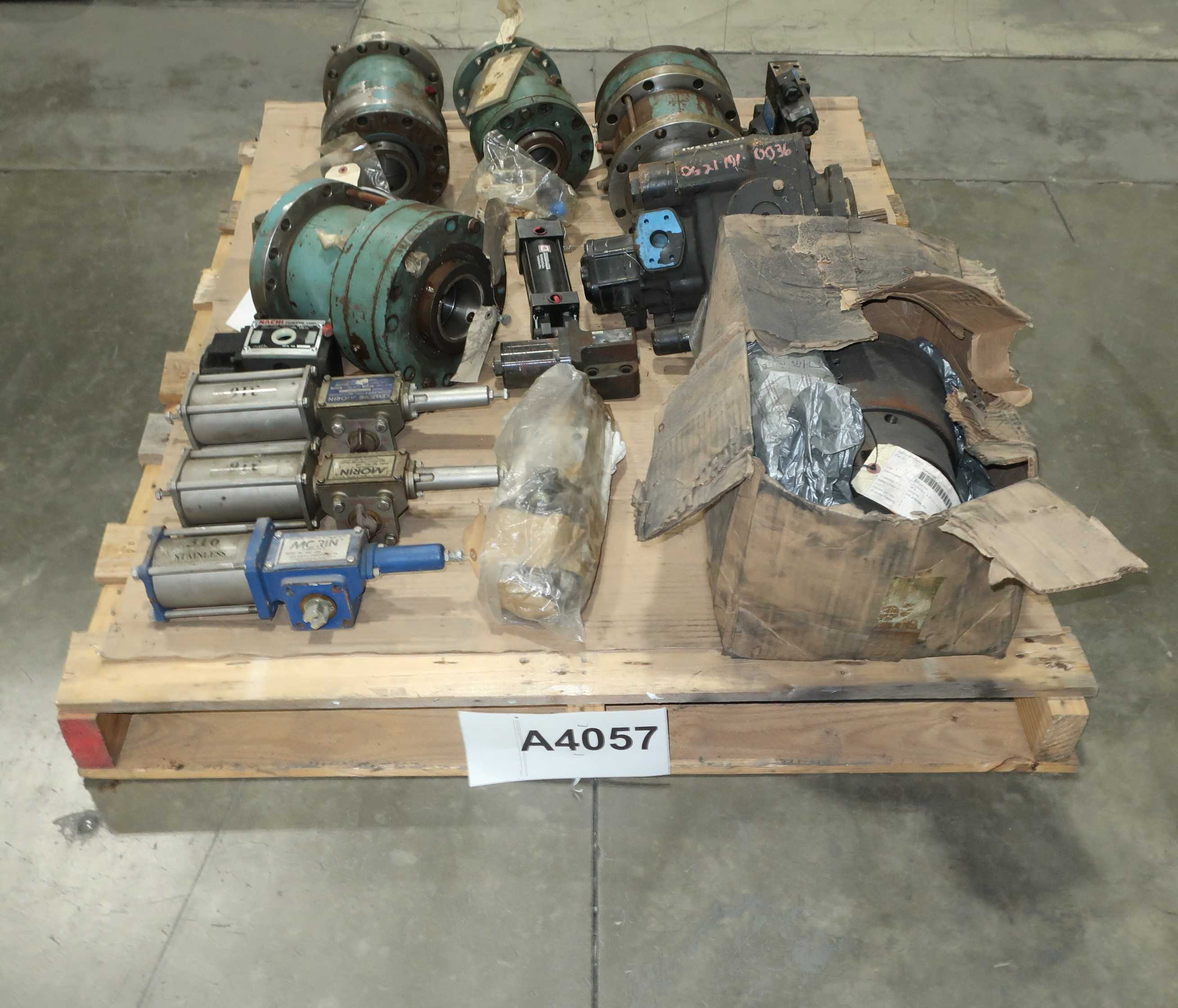 PALLET OF ASSORTED HYDRAULICS - HYDRAULIC PARTS