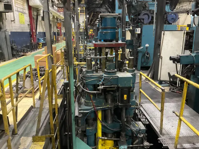 CINCINNATI 220-DCII-6 COMPACTING PRESS - undefined