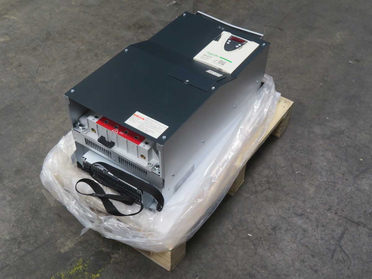 SCHNEIDER ATV61HD45N4Z INVERTER, 45KW POWER, 79A CURRENT, 380-480V VOLTAGE, IP20 RATING - AC VFD DRIVES