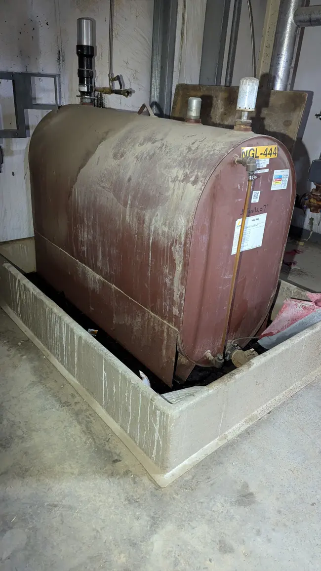 MILLS EQUIPMENT COMPANY 55 GAL OIL TANK - undefined