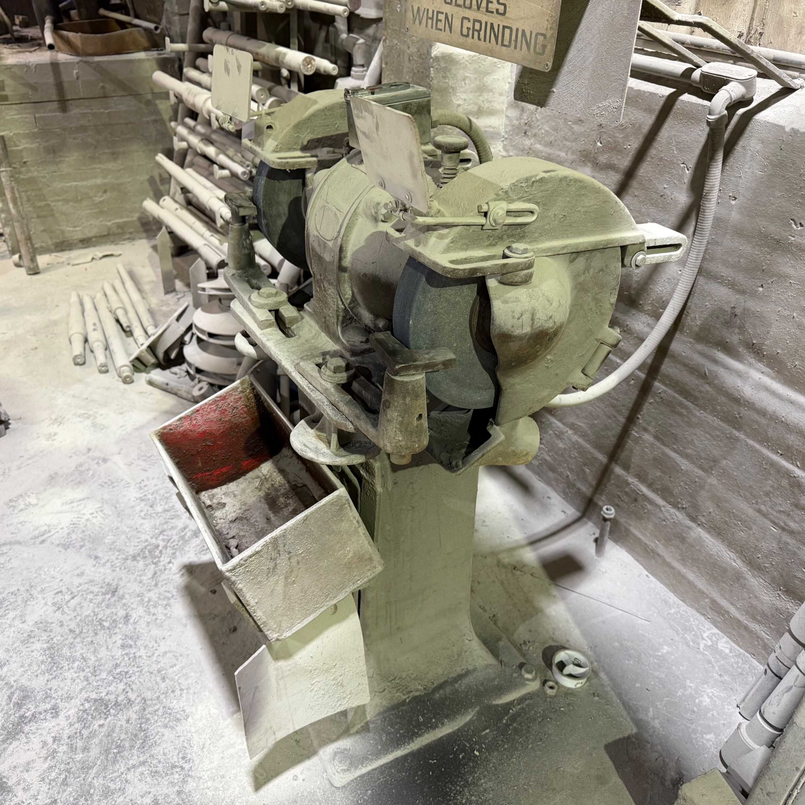 DISK GRINDER - GRINDING MACHINES