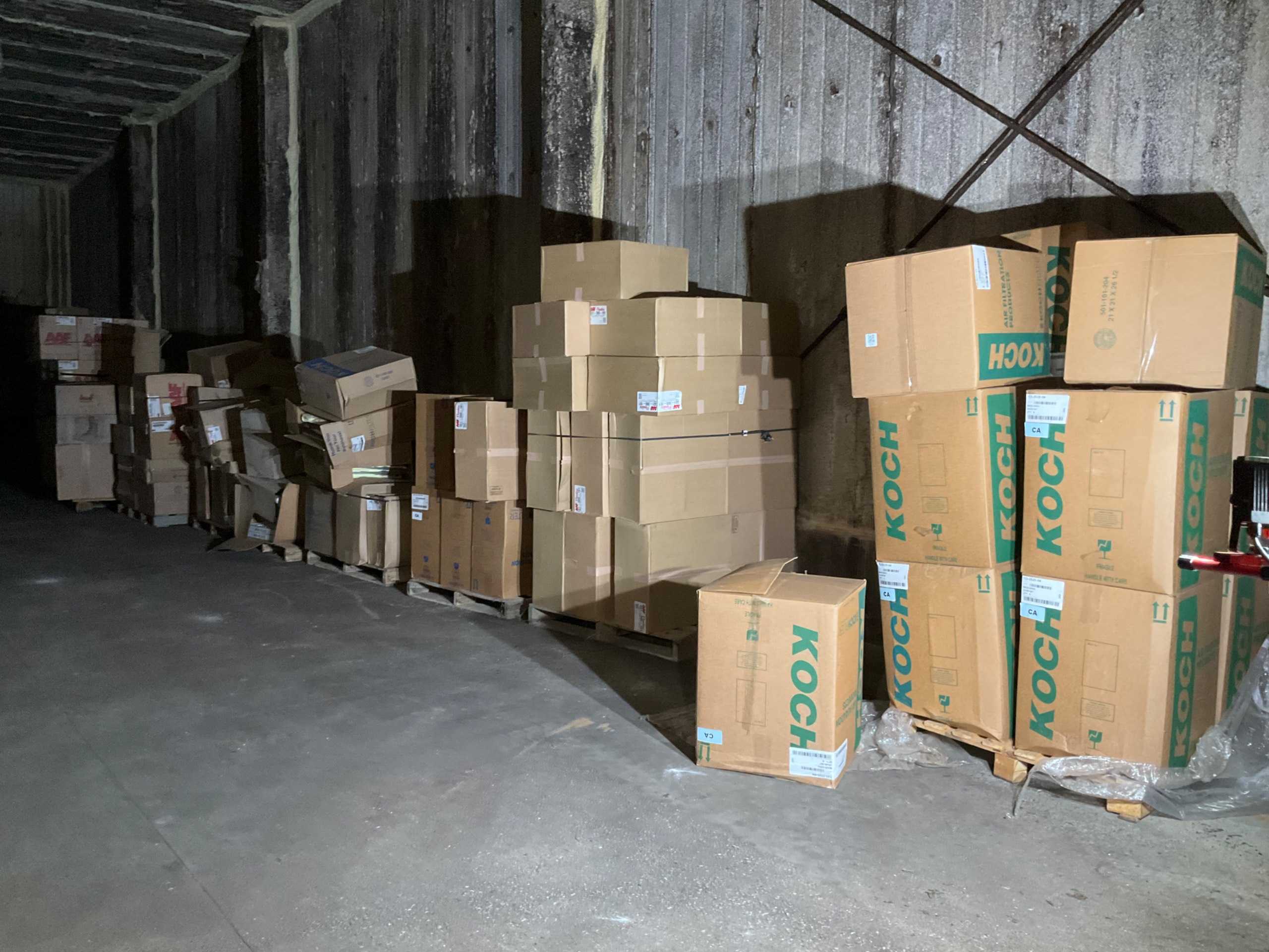 BULK QTY OF AIR FILTERS - AIR FILTER ELEMENTS
