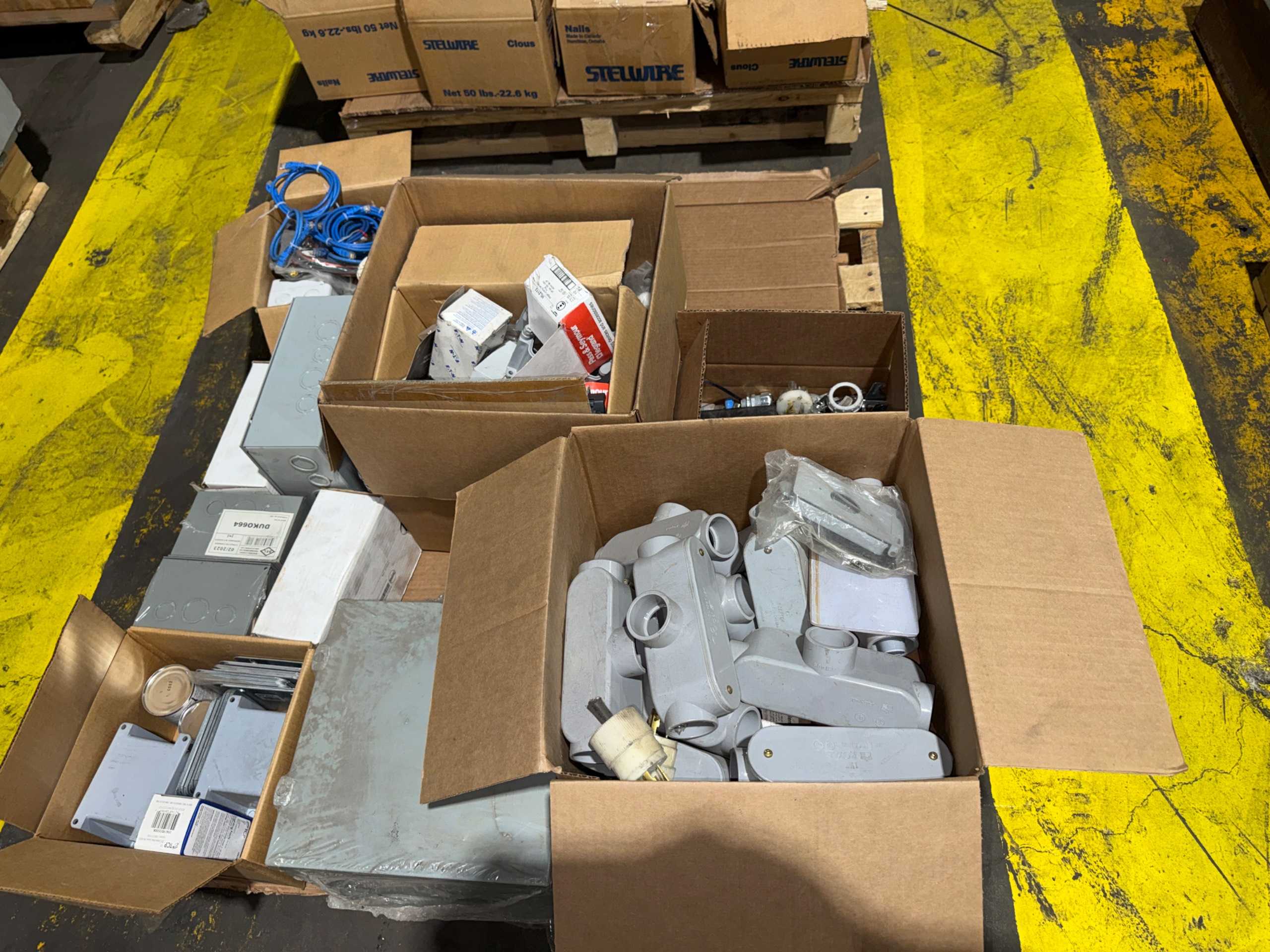 BULK QTY OF ELECTRICAL COMPONENTS - ELECTRICAL COMPONENTS