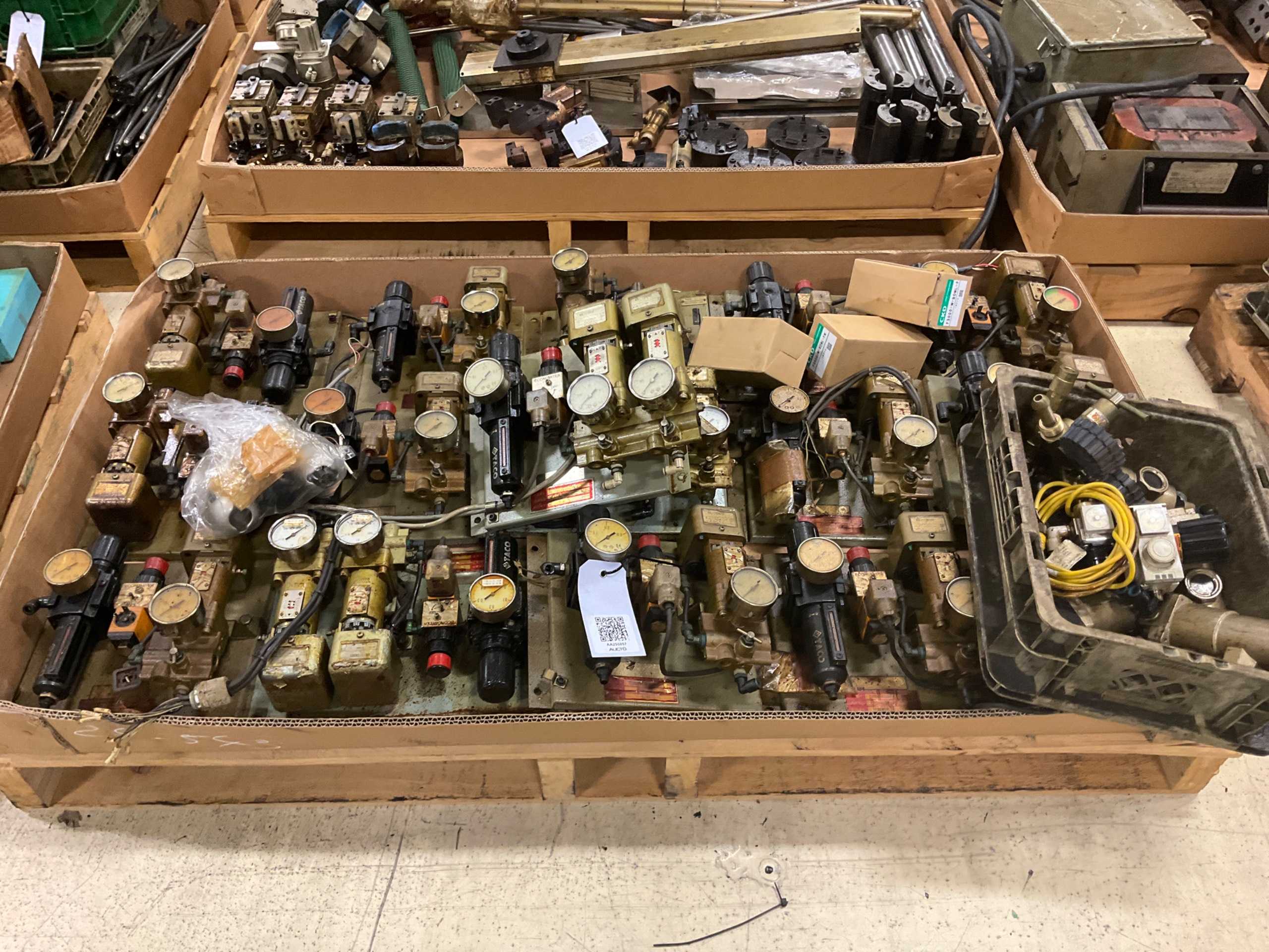 BULK QTY OF INDUSTRIAL PARTS BULK QTY OF INDUSTRIAL PARTS