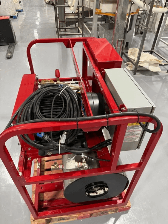2013 SIOUX DAKOTA II H8* 2750 HOT WATER PRESSURE WASHER/STEAMER - HOT WATER PRESSURE WASHER