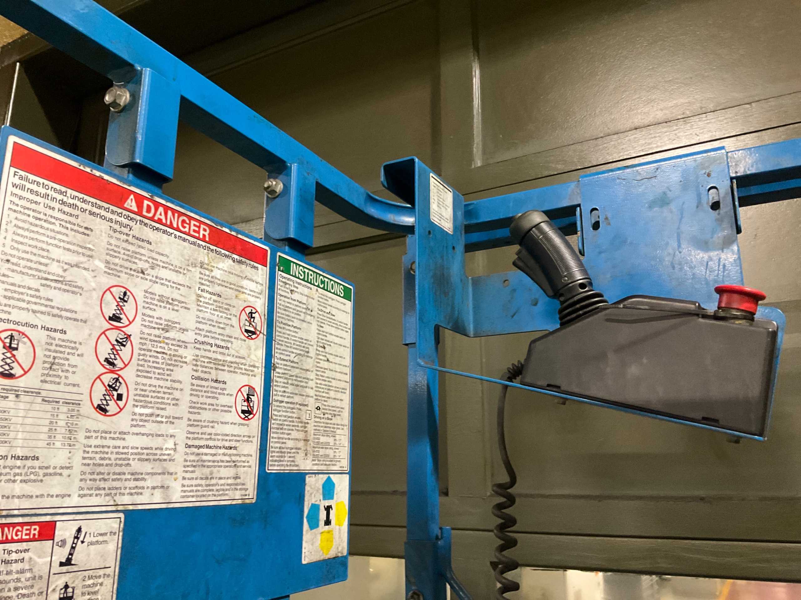 GENIE GS-2632 SCISSOR LIFT - SCISSOR LIFTS