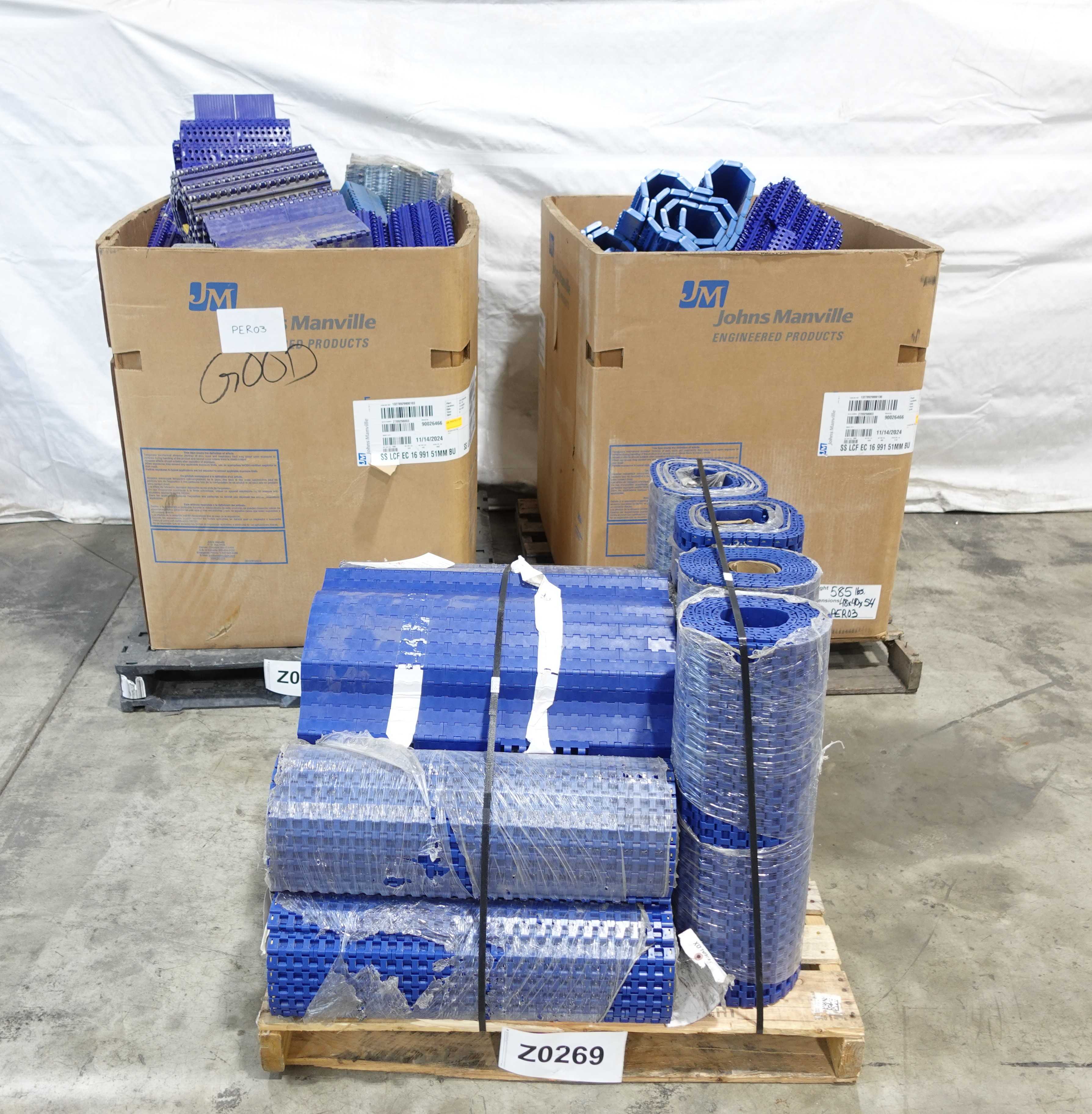3 PALLETS OF ASSORTED PLASTIC CONVEYOR CHAIN - CONVEYOR PARTS